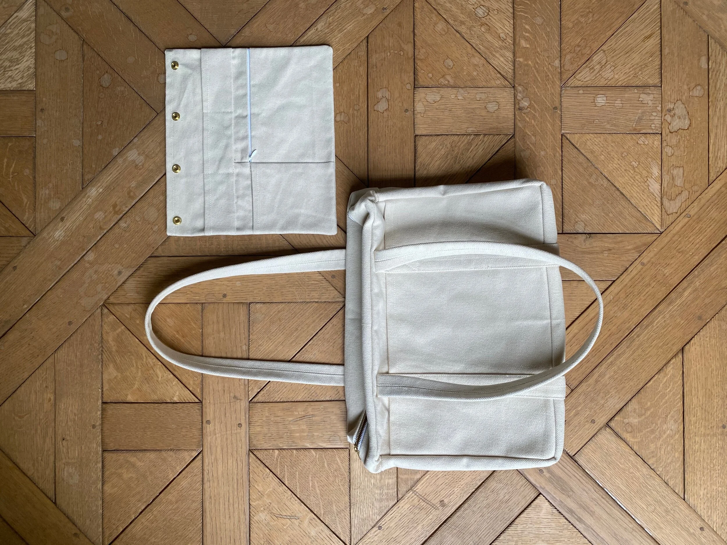 AE84754E-283C-49DD-A3E1-106EA18A49D0