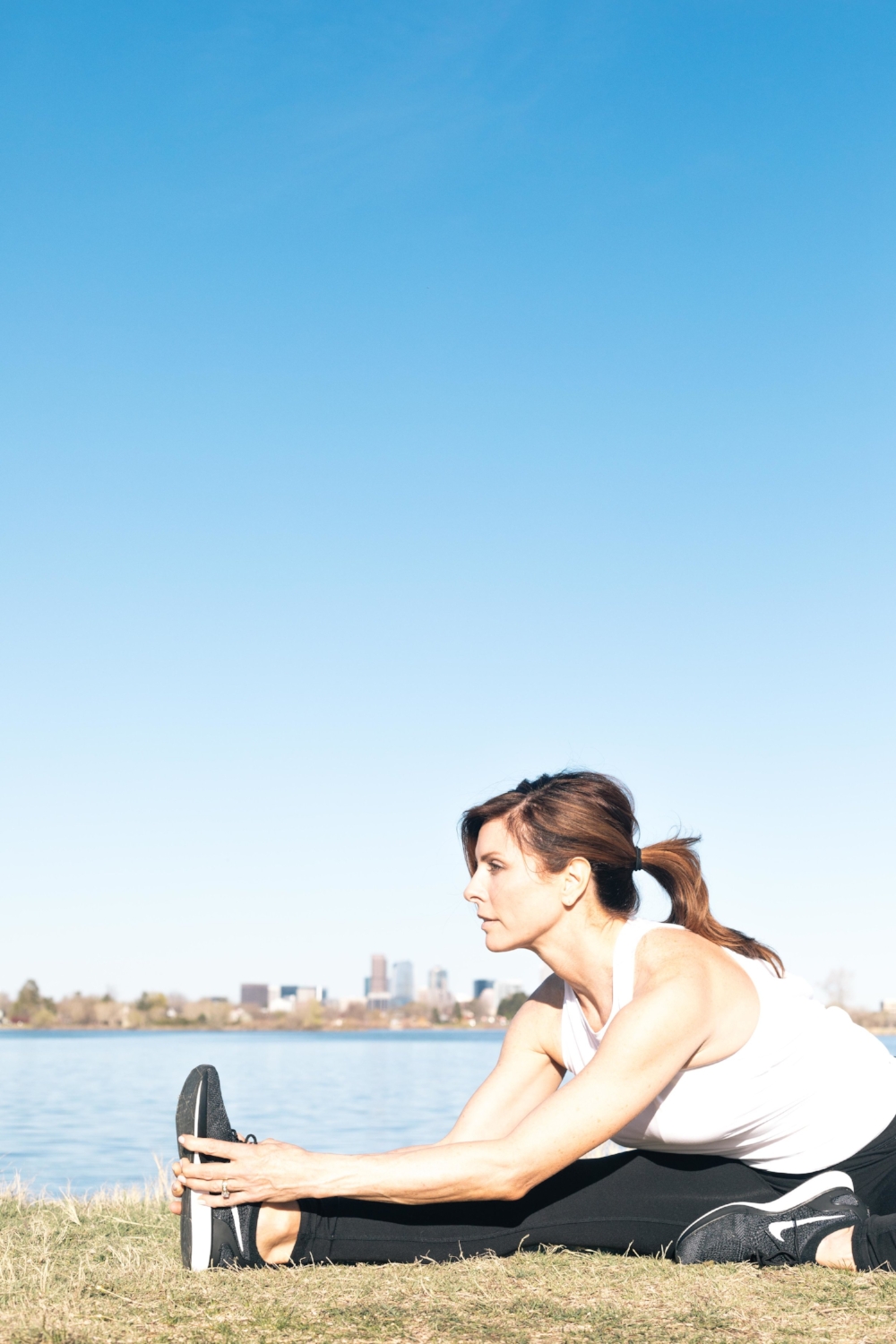 Jimena-Peck-Denver-Lifestyle-Editorial-Photographer-Lakehouse-Denver-Elongating