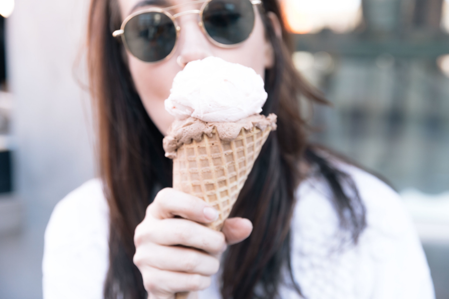 Jimena-Peck-Denver-Lifestyle-Editorial-Photographer-Lakehouse-Denver-Hands-Ice-Cream