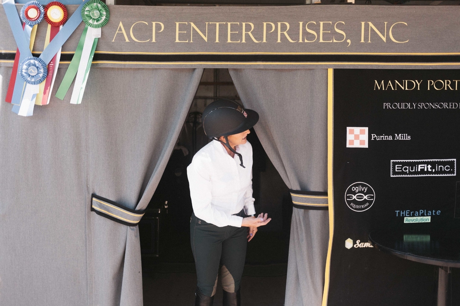 Jimena-Peck-Denver-Lifestyle-Editorial-Photographer-Colorado-Horse-Park-Mandy-Porter-For-Mastermind-Tent-Awards