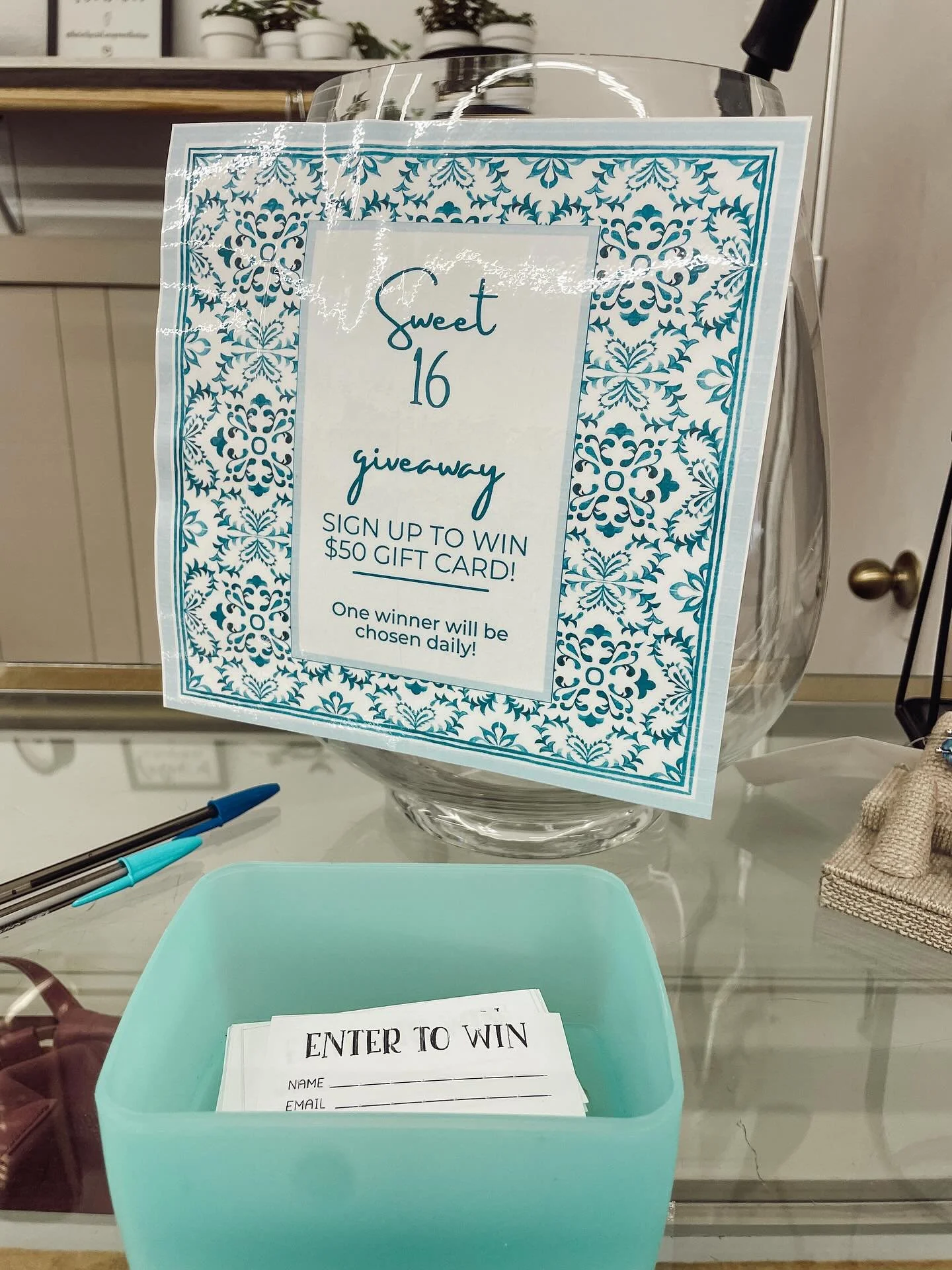 Saturday is your last chance to enter to win a $50 gift certificate to Narlie&rsquo;s! No purchase required to enter! We&rsquo;d love to see you! 🍋