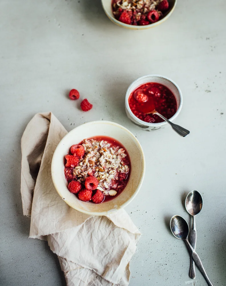 overnight_oats_himbeere_yeldayilmaz_halbzehn.jpg