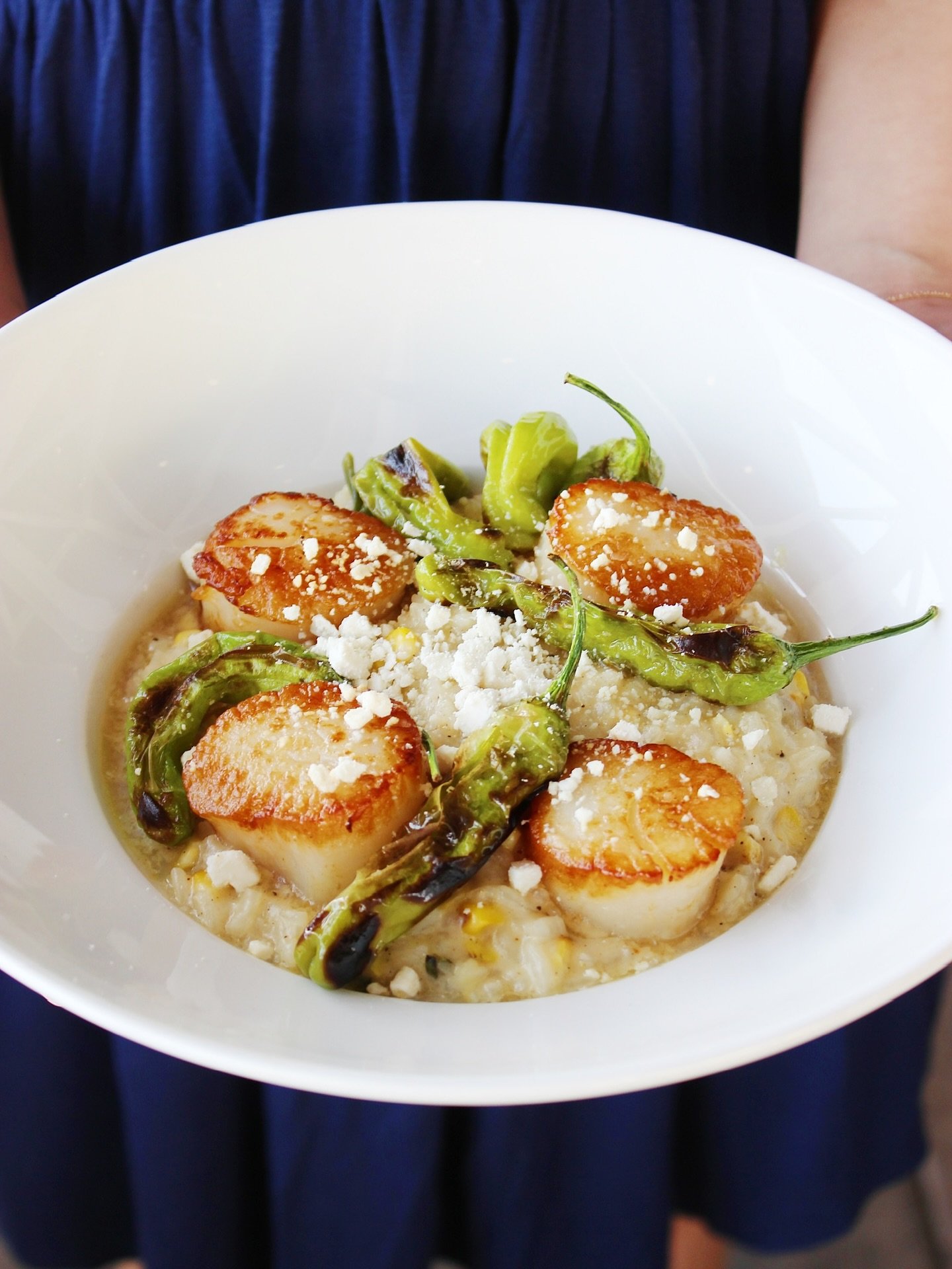 Summer Menu at @mix_at_sift is here! Come try our new summer dishes including Stonington Oysters, Crispy Chicken &amp; more!💙 Featuring the Stonington Scallops -- grilled corn and scallion risotto, blistered shishito peppers, ricotta salata

Please 