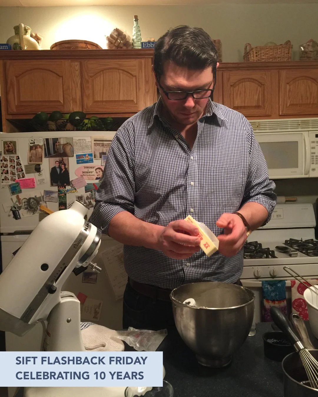 Flashback Friday! 

Did you know @adam_young_pastry made all the wedding cakes for the 2016 Ocean House wedding season? 

While Sift was under construction, he did many wedding cake tastings out of his cozy apartment kitchen in Westerly. This photo w