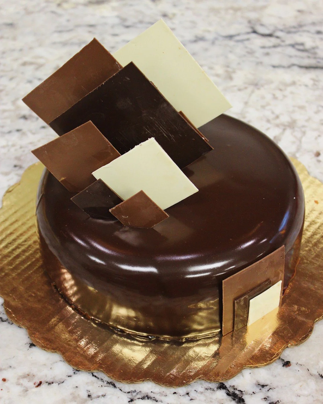 Have a special occasion coming up? Our Chocolate Cake is the perfect celebratory treat!

Specialty entremet pre-orders are available with a 48-hour notice by giving our team a call at 860-245-0541 or visiting the shop💙

*
*
*
*
*
#atyhospitality #si