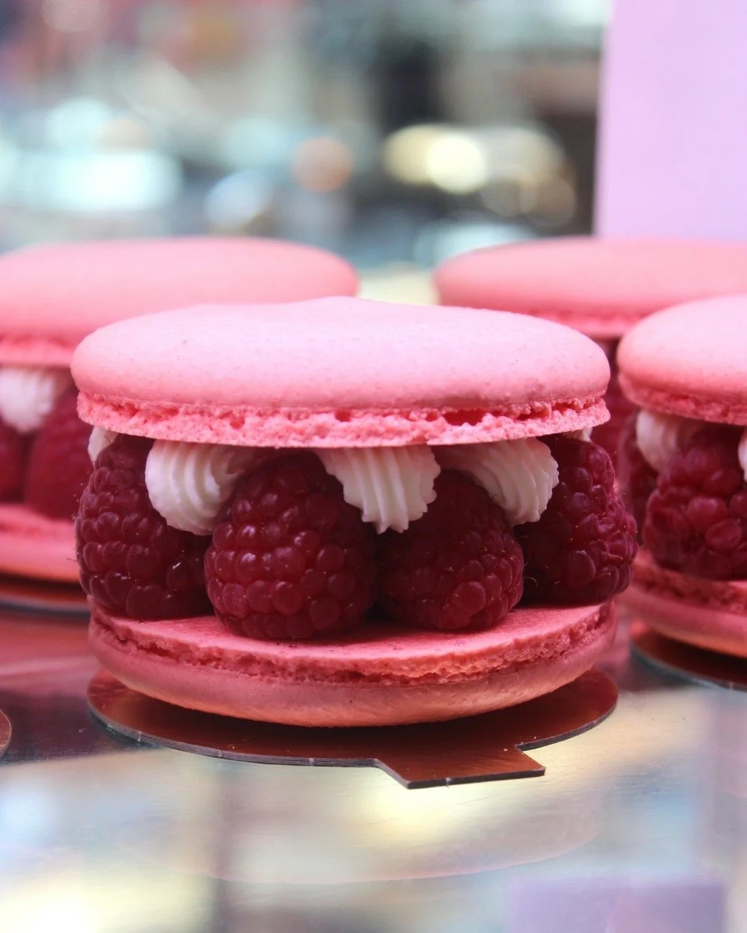 Our Macaron Framboise's looking beautiful in the case at @mohegansun💗

These beauties are available at all of our Sift Bake Shop locations (Mystic, Niantic, Mohegan Sun, Watch Hill)

*
*
*
*
*
#atyhospitality #siftbakeshop #mysticct #ct #bakery