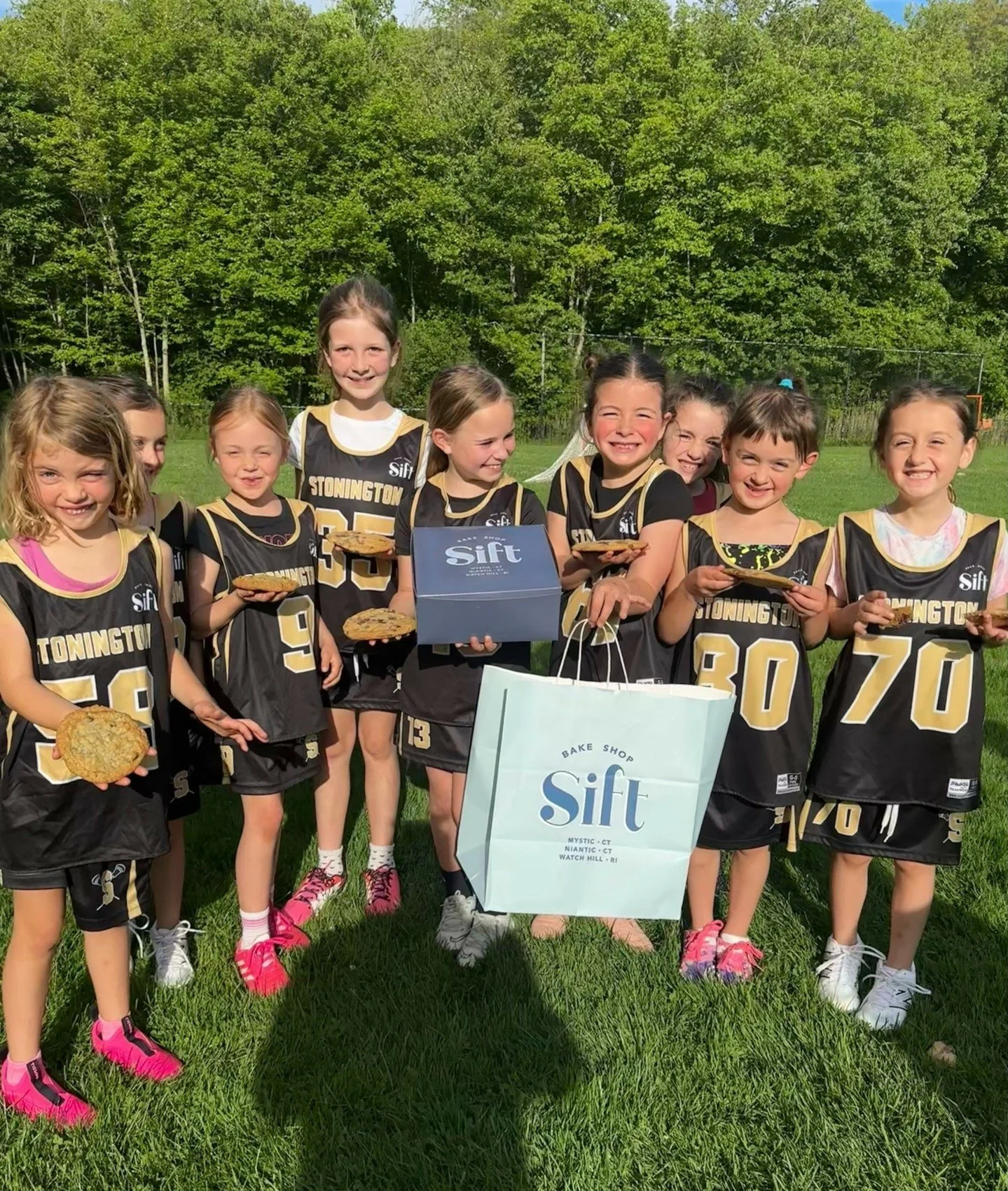 Sift Bake Shop was a proud sponsor of the @stoningtonbearsyouthlax program this 2026 season! 🥍

Here are some of the amazing U8 Girls Black Team enjoying some cookies and representing Sift on their jerseys! Congratulations to all the players on grea