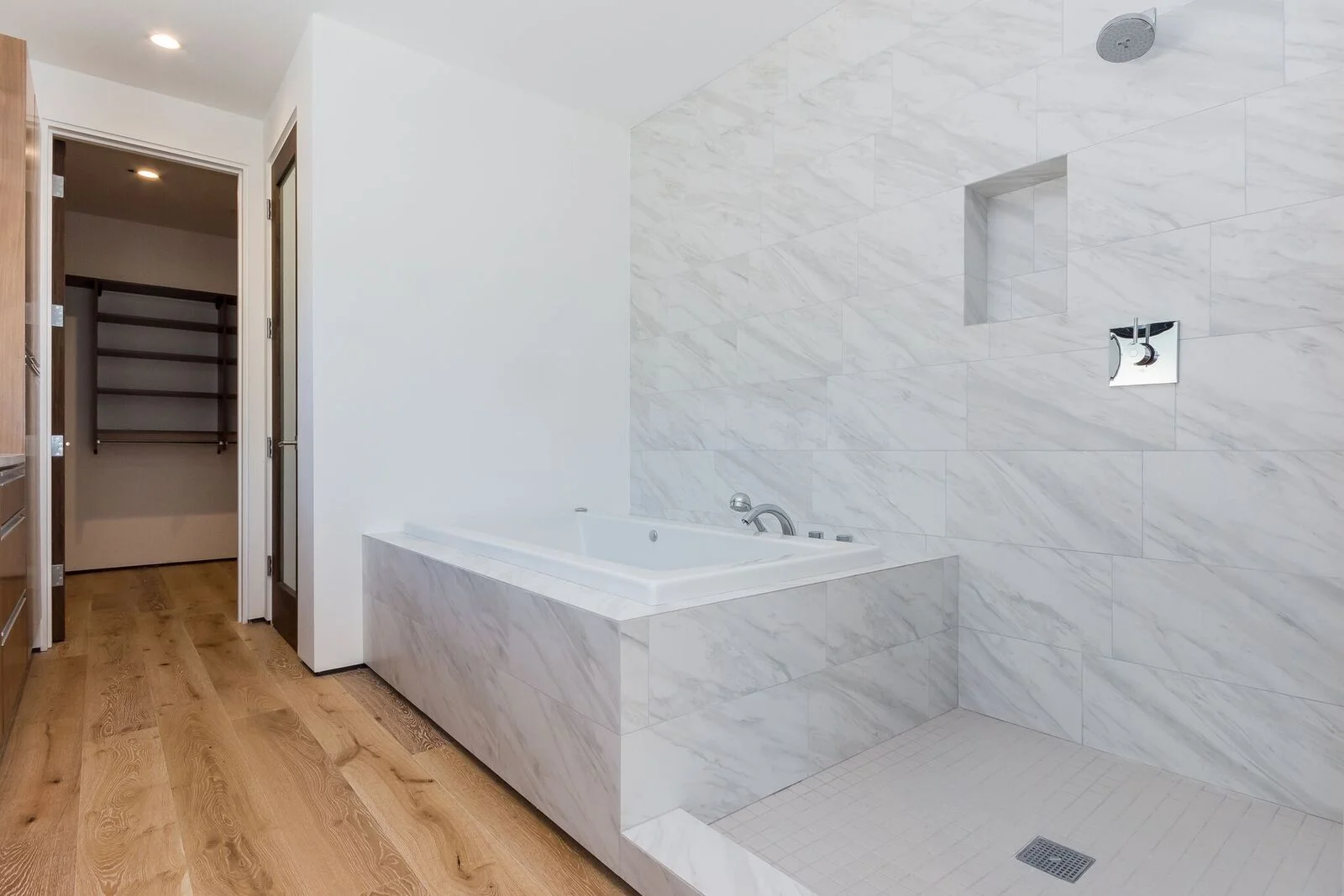 Modern Cabin - Master Bath 2