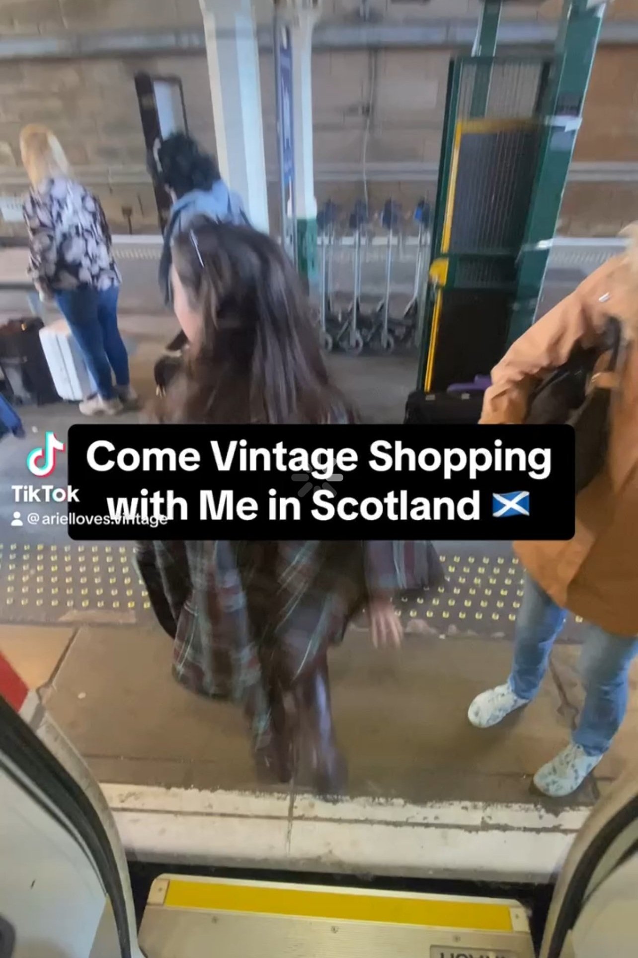 Video: Come Vintage Shopping with Me in Scotland (click to view)