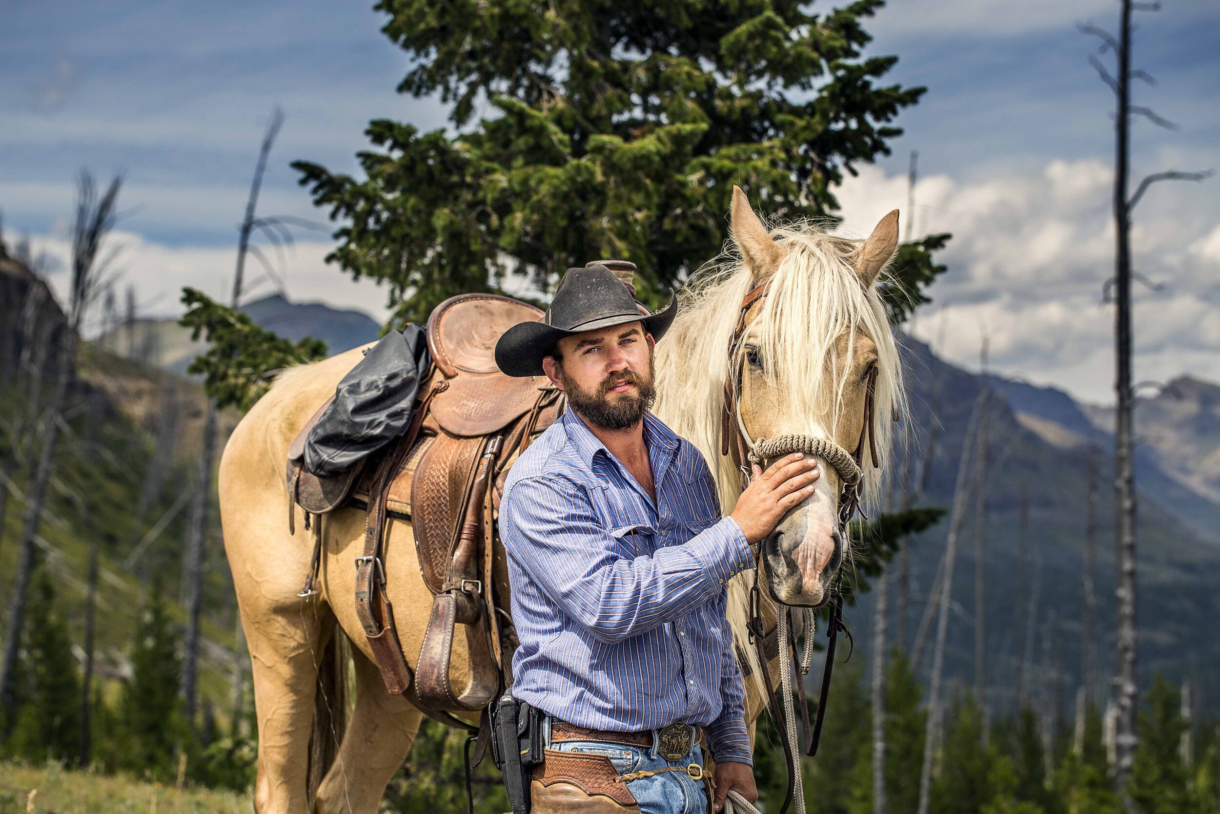 austin-texas-lifestyle-photographer-montana-cowboy-and-horse