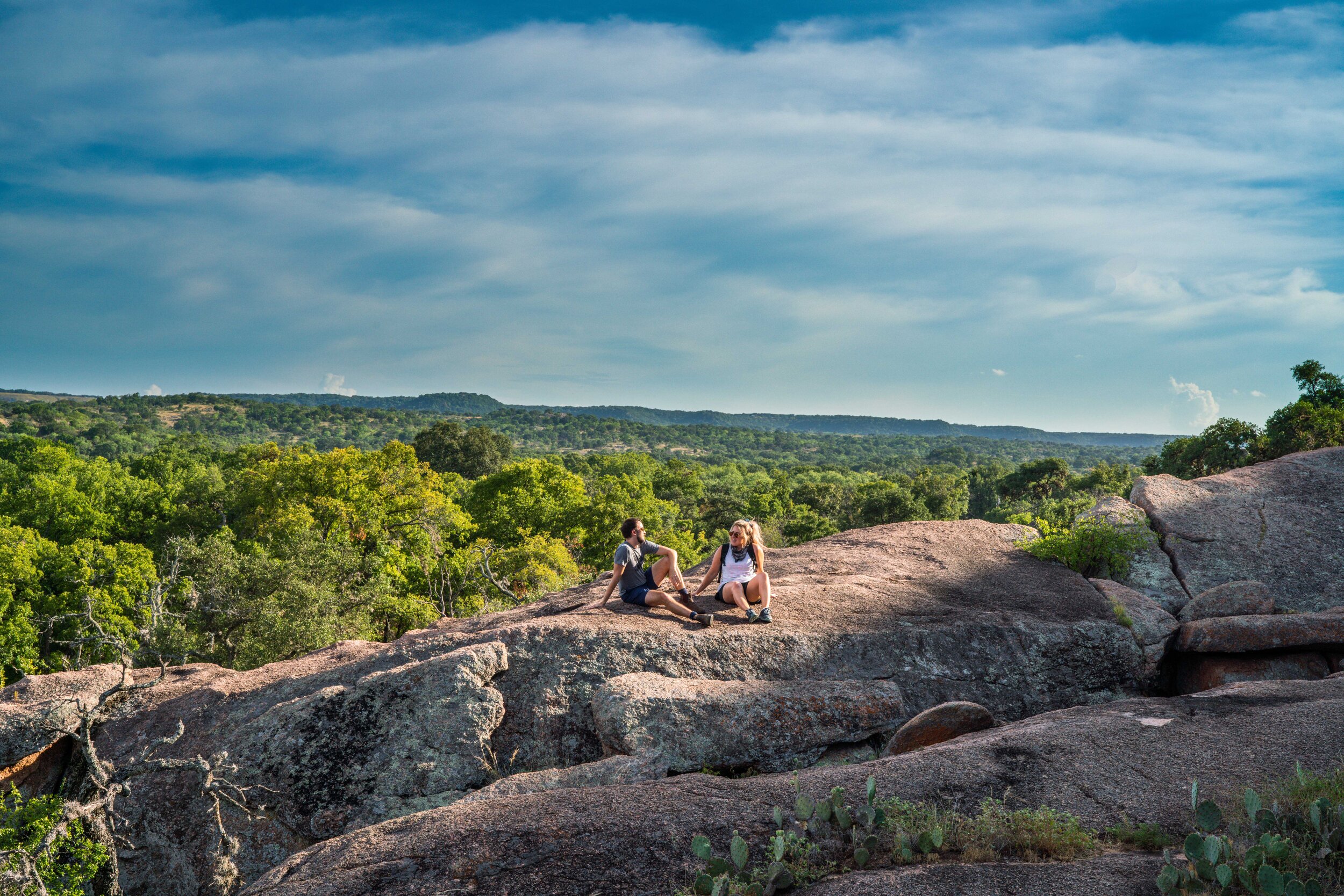 austin-texas-lifestyle-photographer-hiking-hill-country-fredericksburg-enchanted-rock