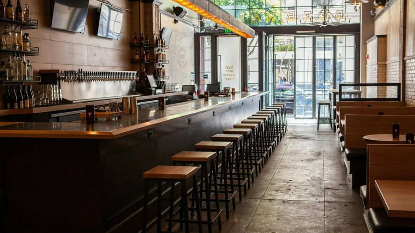Vignes Rooftop Revival at Brackshop Tavern DTLA