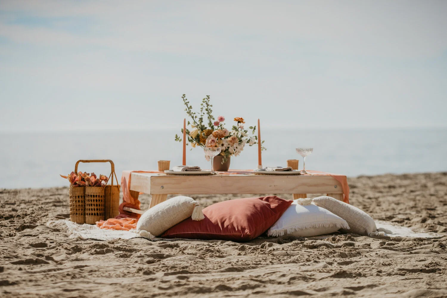 PICNICS AND FLORALS... WHAT COULD BE MORE DREAMY?