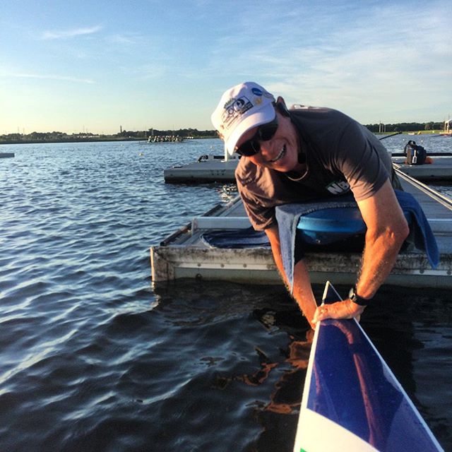 Best way to start a race? Give a #shoutout to your stakeboat holder! &ldquo;You&rsquo;re amazing&rdquo; is a good one! #coxing #coxearlycoxoften #rowing #fisa #usrowing #WRMasters #sarasota2018