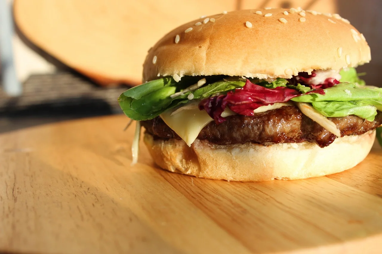 burger-2302003_1280.jpg
