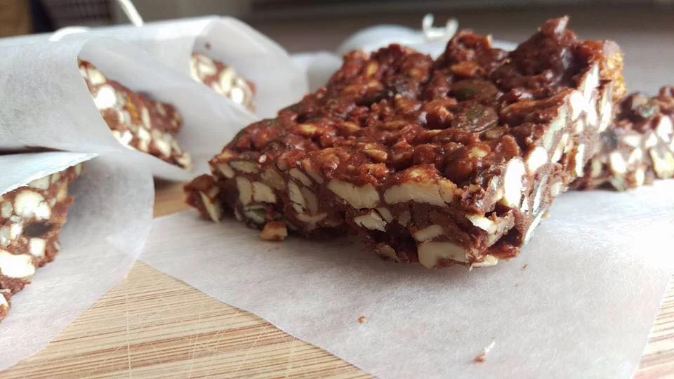 CHOCOLATE NUTTY PROTEIN SLICE