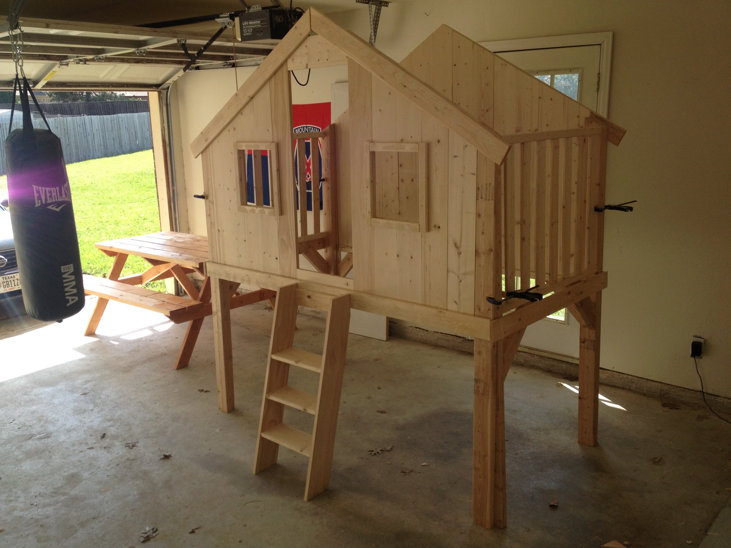 If you build this you'll want to sand the staircase good, and perhaps utilize rubber pads for the end caps.