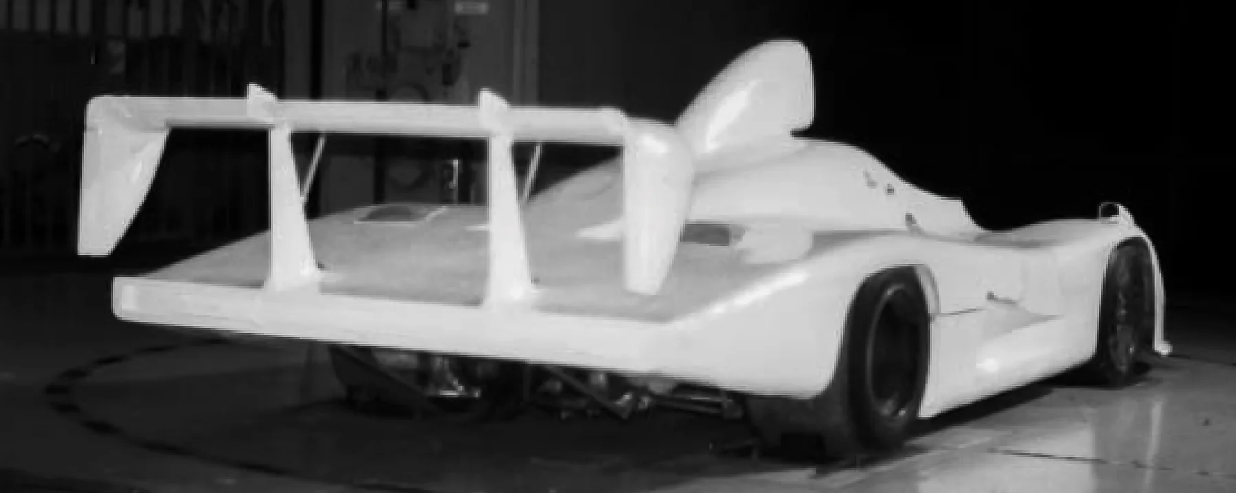 PORSCHE 936-180.jpg