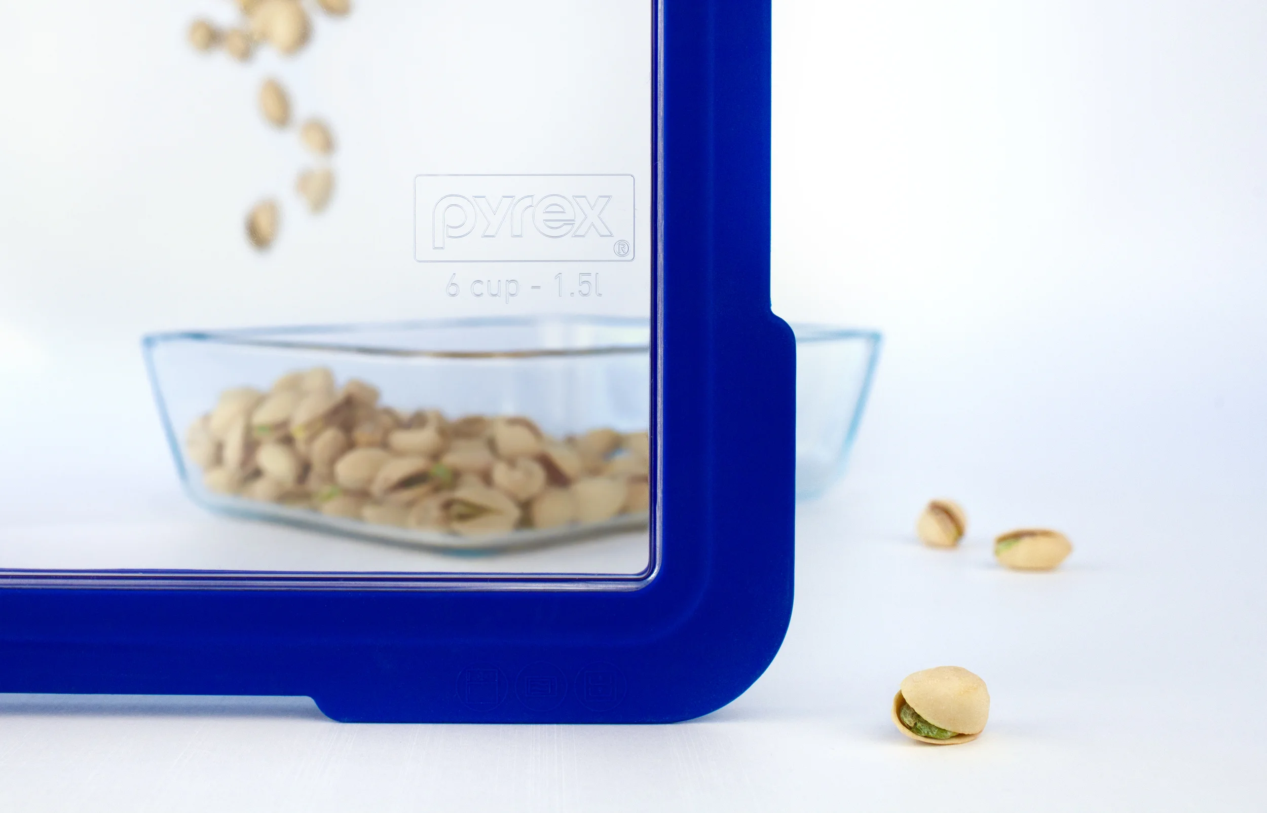 blue_rectangle_with_pistachios.jpg