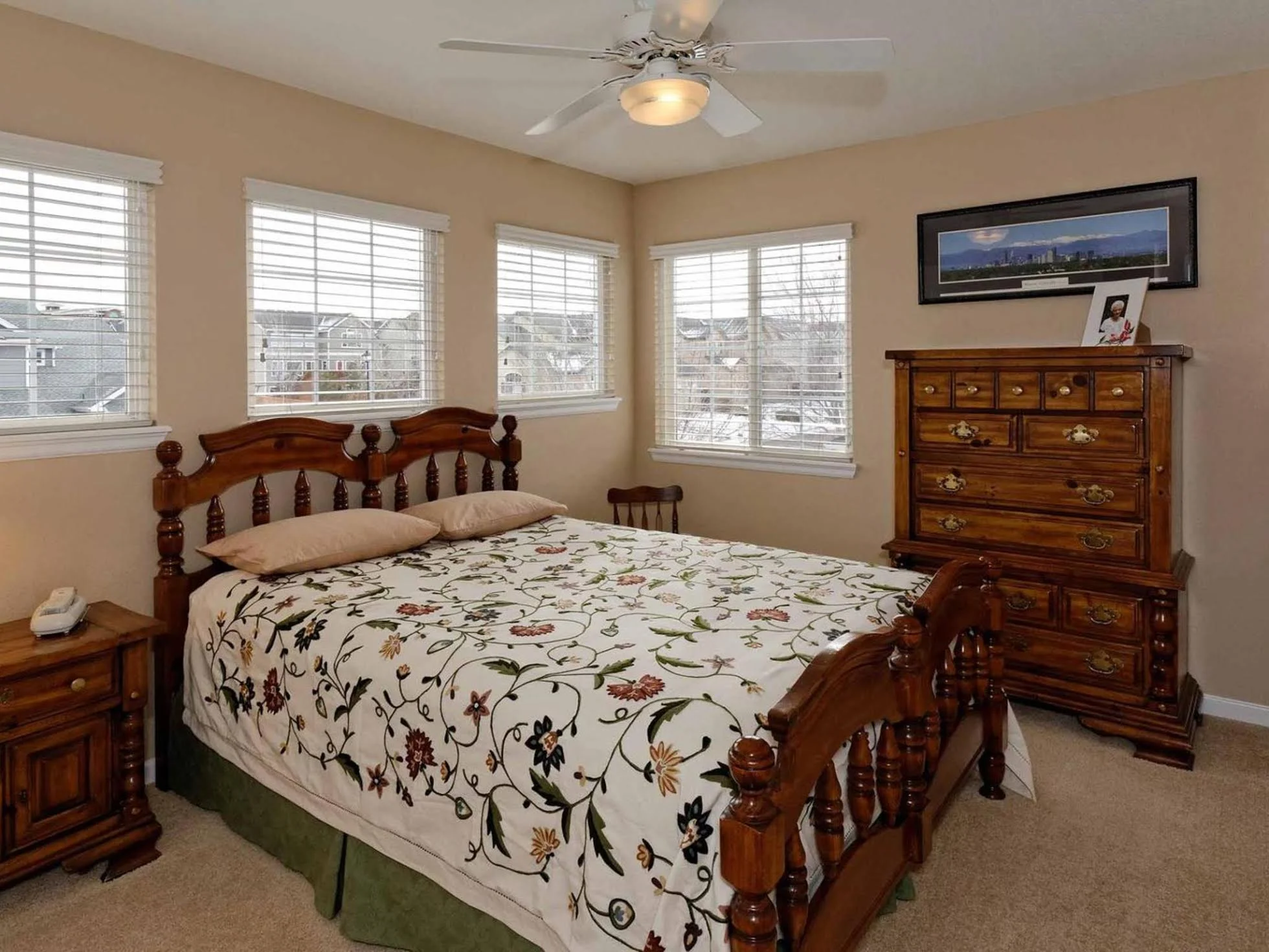 Upper Bedroom 2.jpg