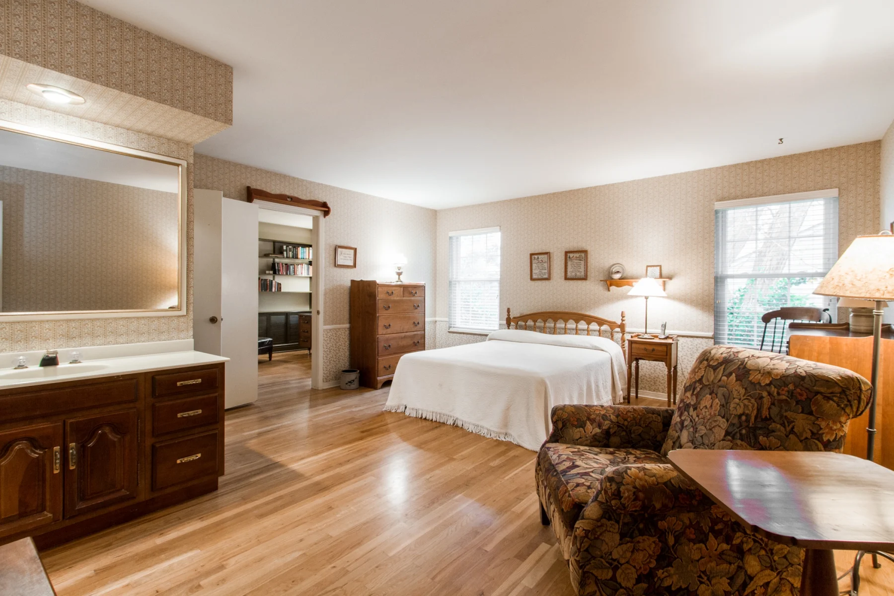 Master-Suite_1800x1200_2697610.jpg