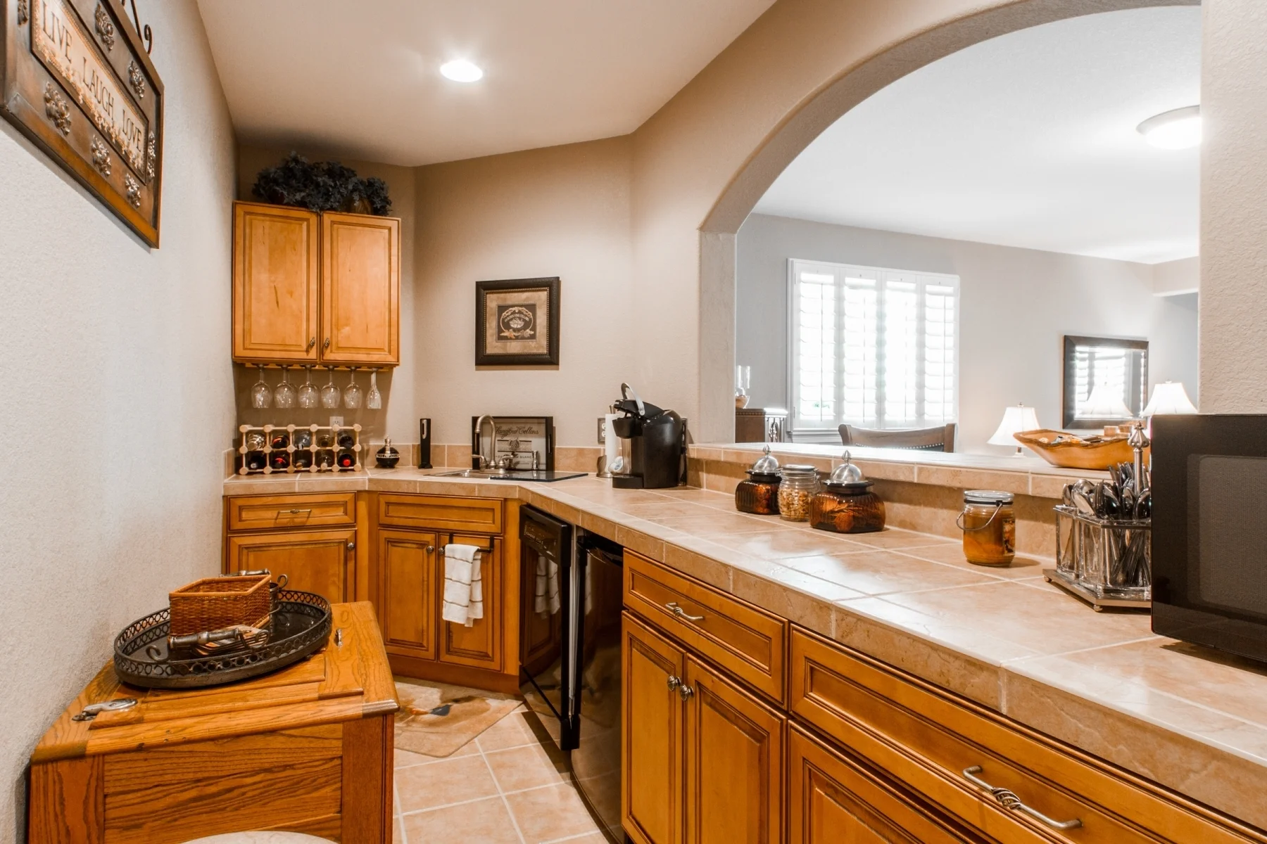 Wet-Bar_1800x1200_2768944.jpg