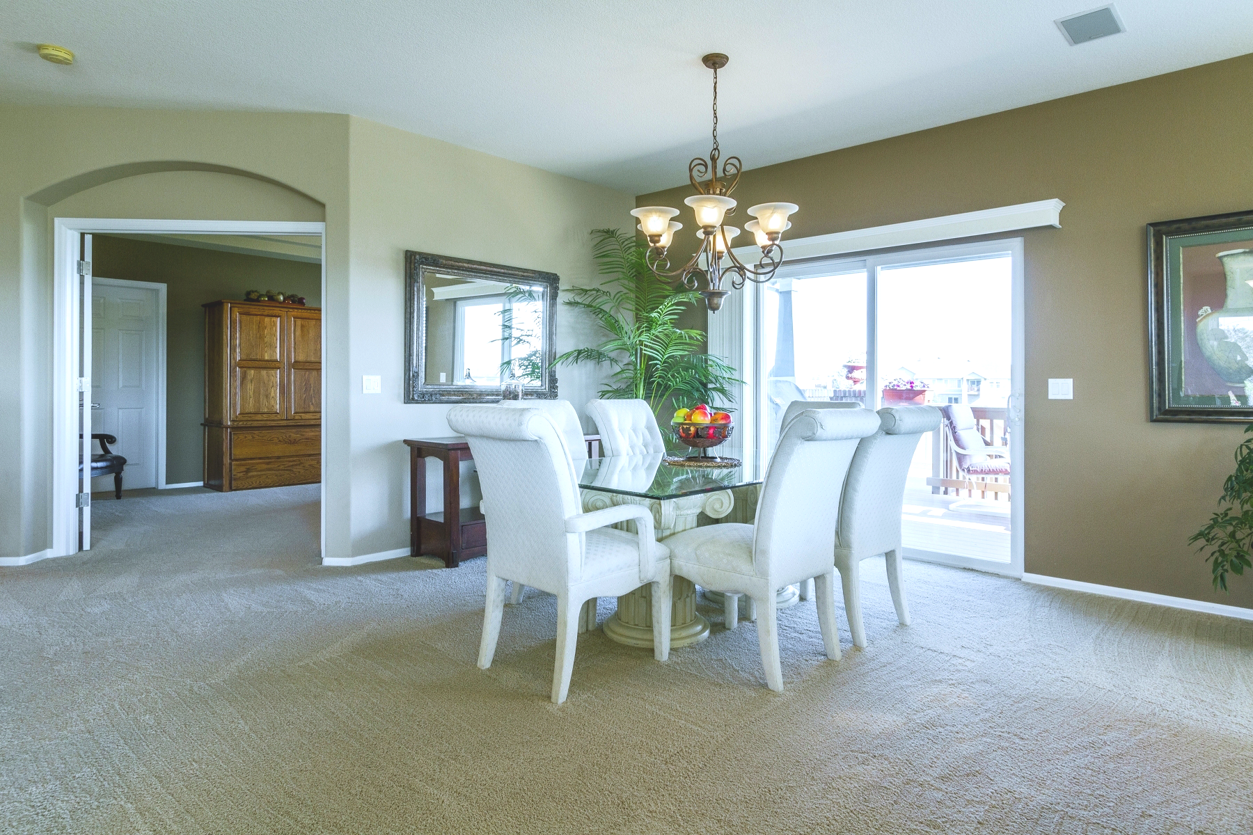 Dining-Room_1800x1200_2800751.png