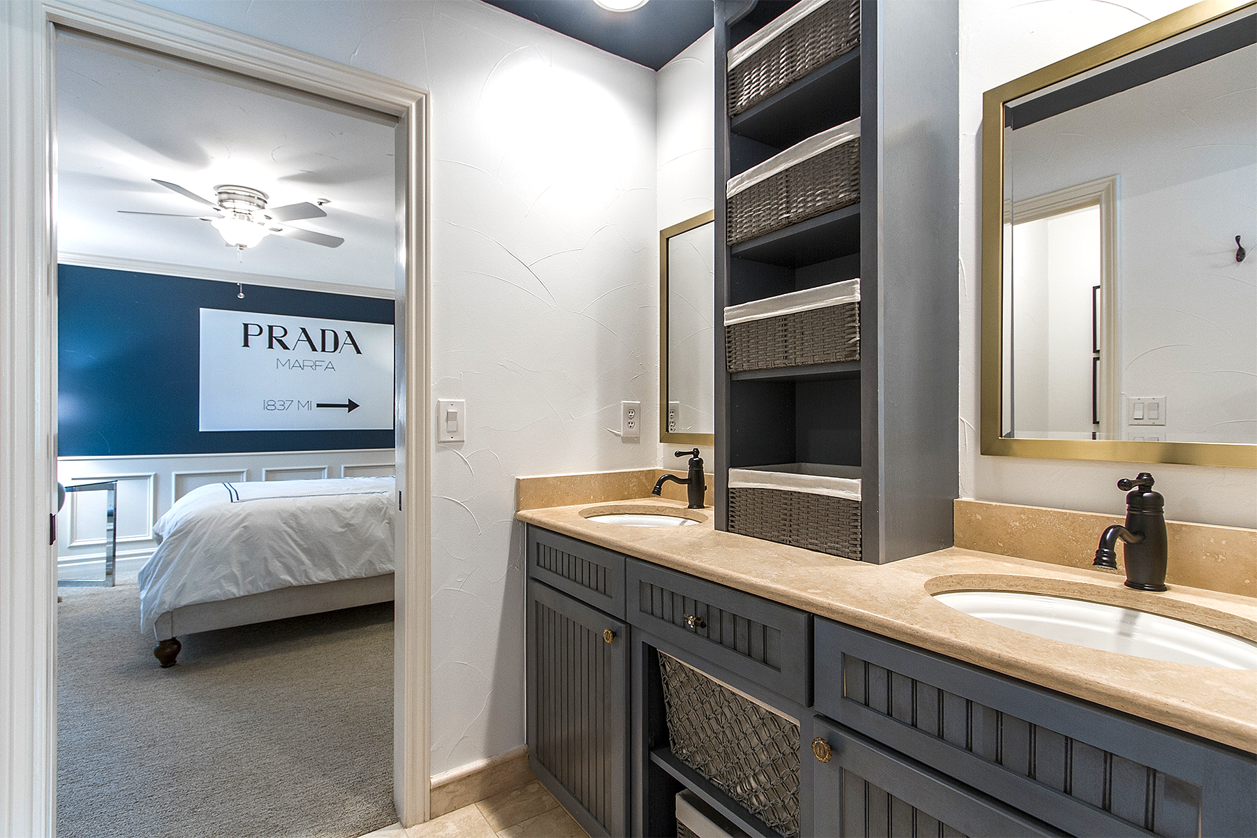 Bathroom_1800x1200_2812993-edit.png