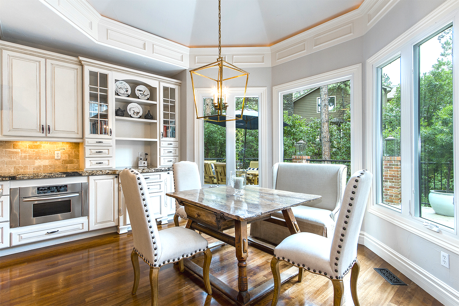 Breakfast-Nook_1800x1200_2813005-edit.png