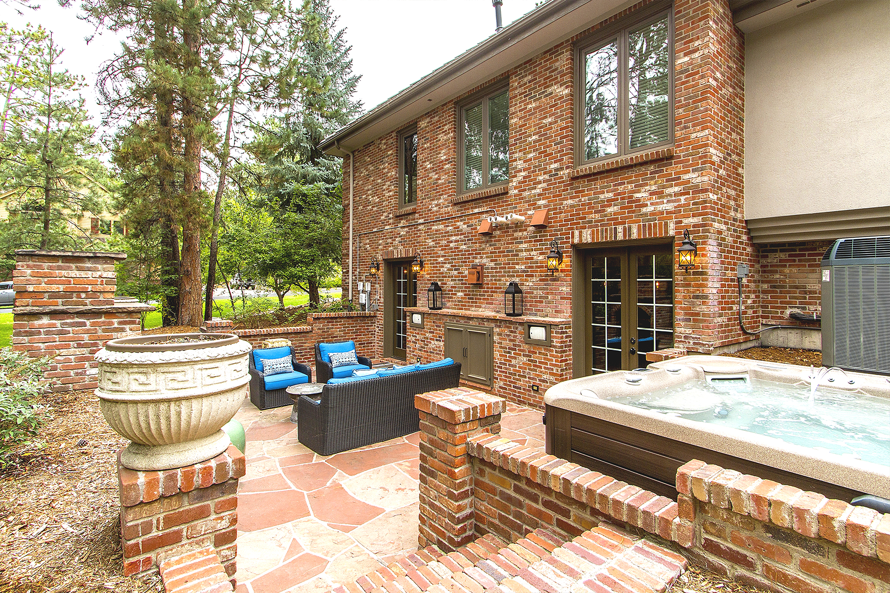 Exterior_1800x1200_2813021-edit.png