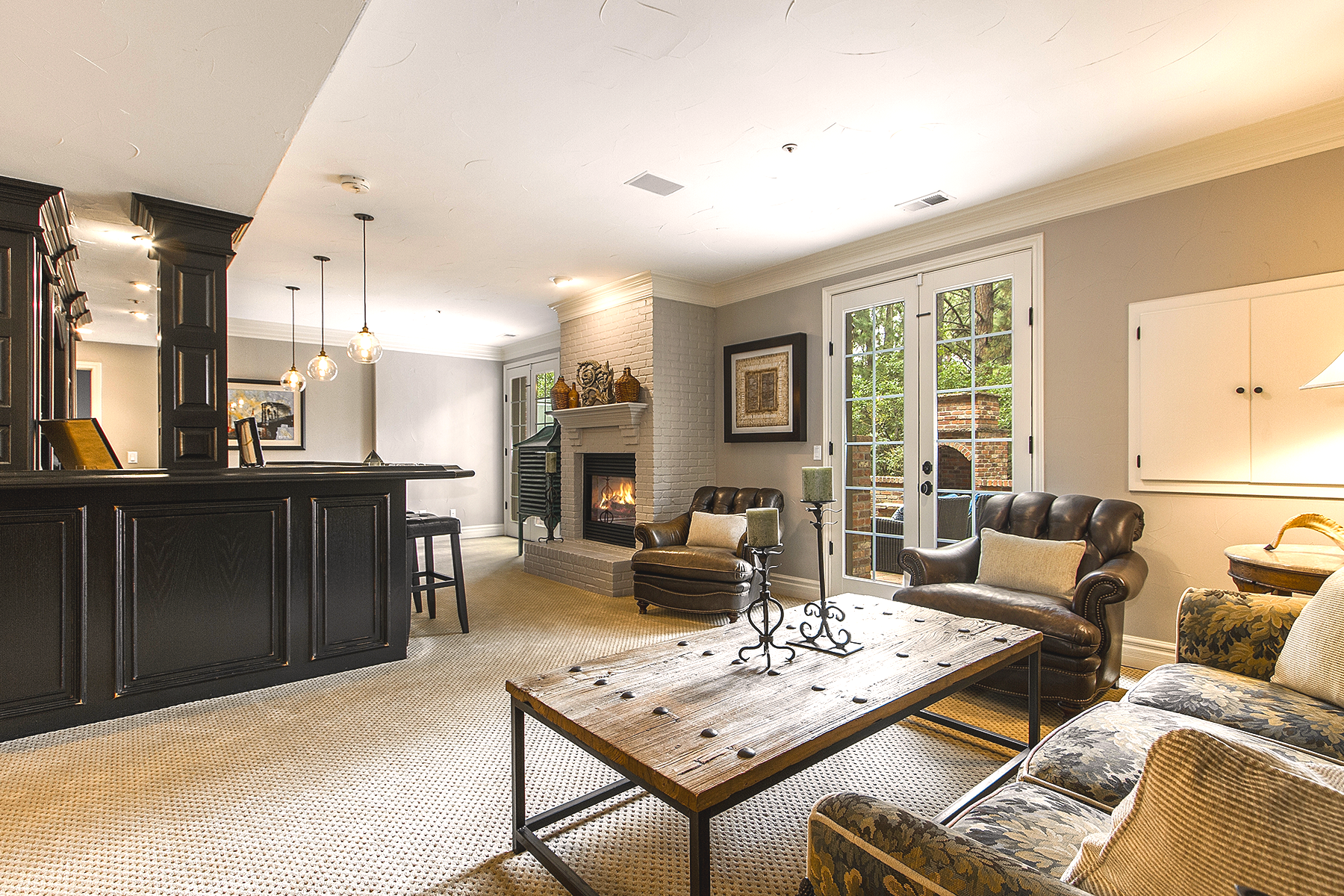 Family-Room_1800x1200_2813045-edit.png