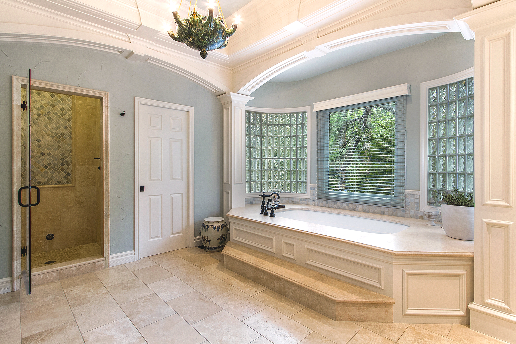 Master-Suite_1800x1200_2813102-edit.png