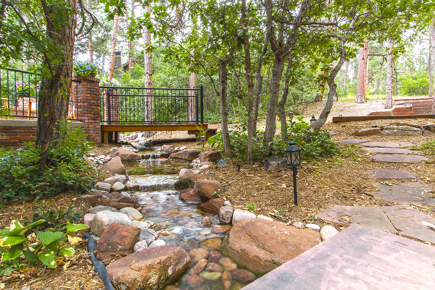 Water-Feature_1800x1200_2813133-edit.png