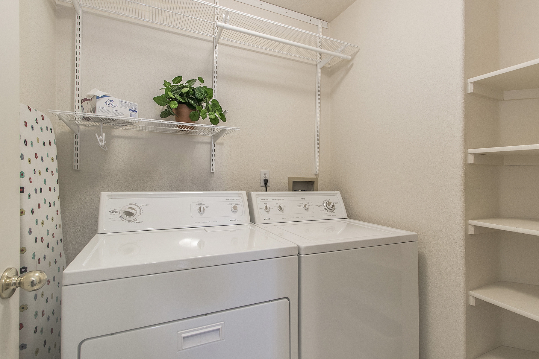 Copy of Laundry-Room_1800x1200_2473274.jpg