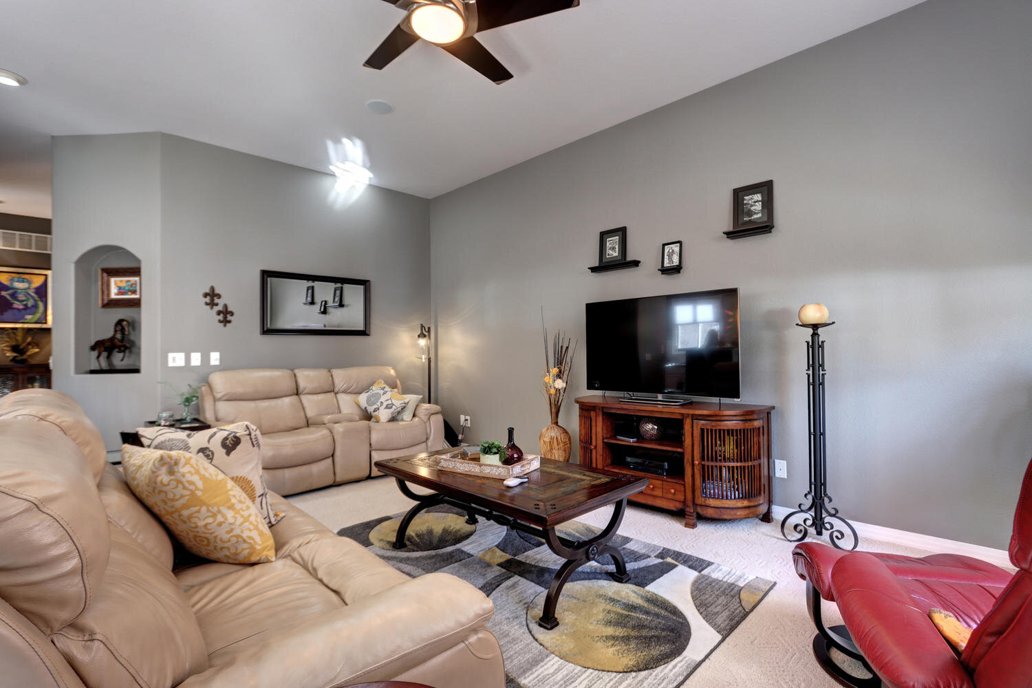 6645 Bright Water Trail-large-021-032-Family Room-1500x1000-72dpi.jpg