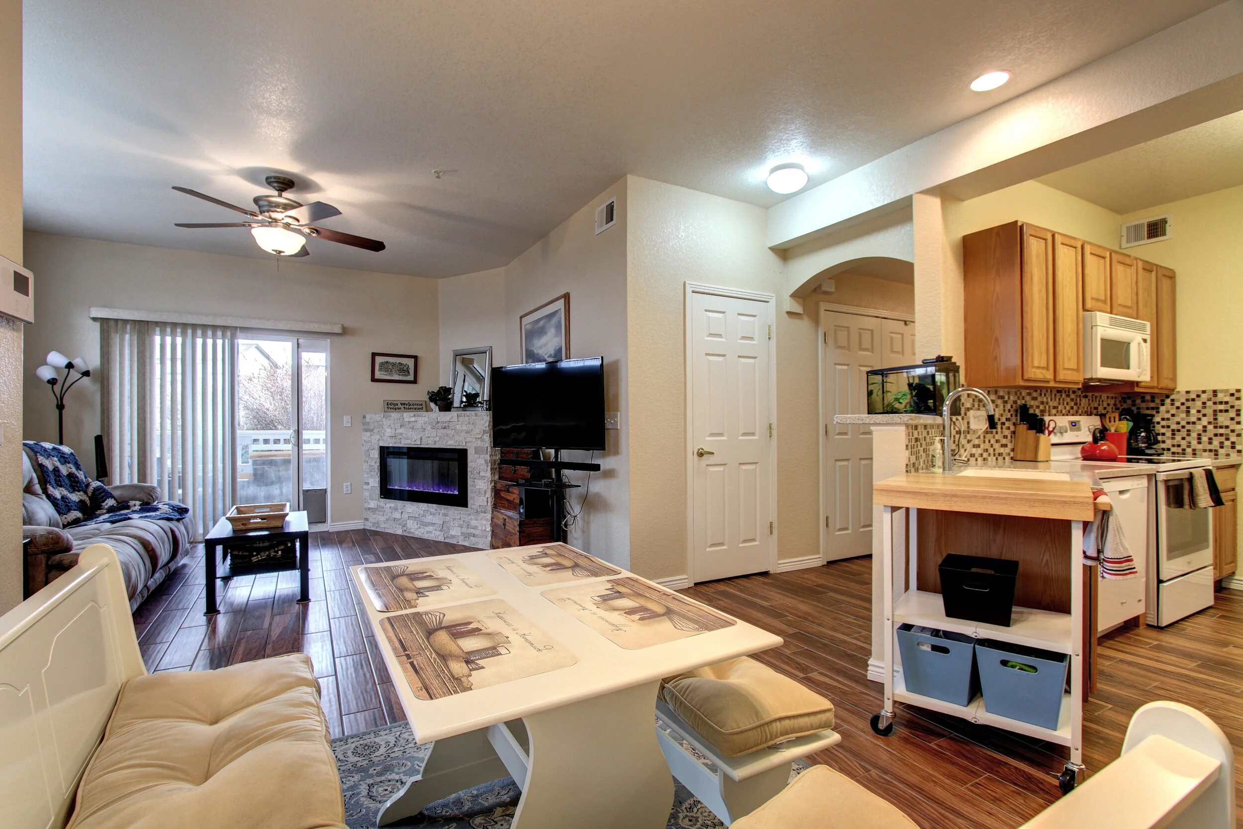 9311 Amison Cir 104 Parker CO-print-010-011-z0459HotShotPros-3648x2432-300dpi.jpg