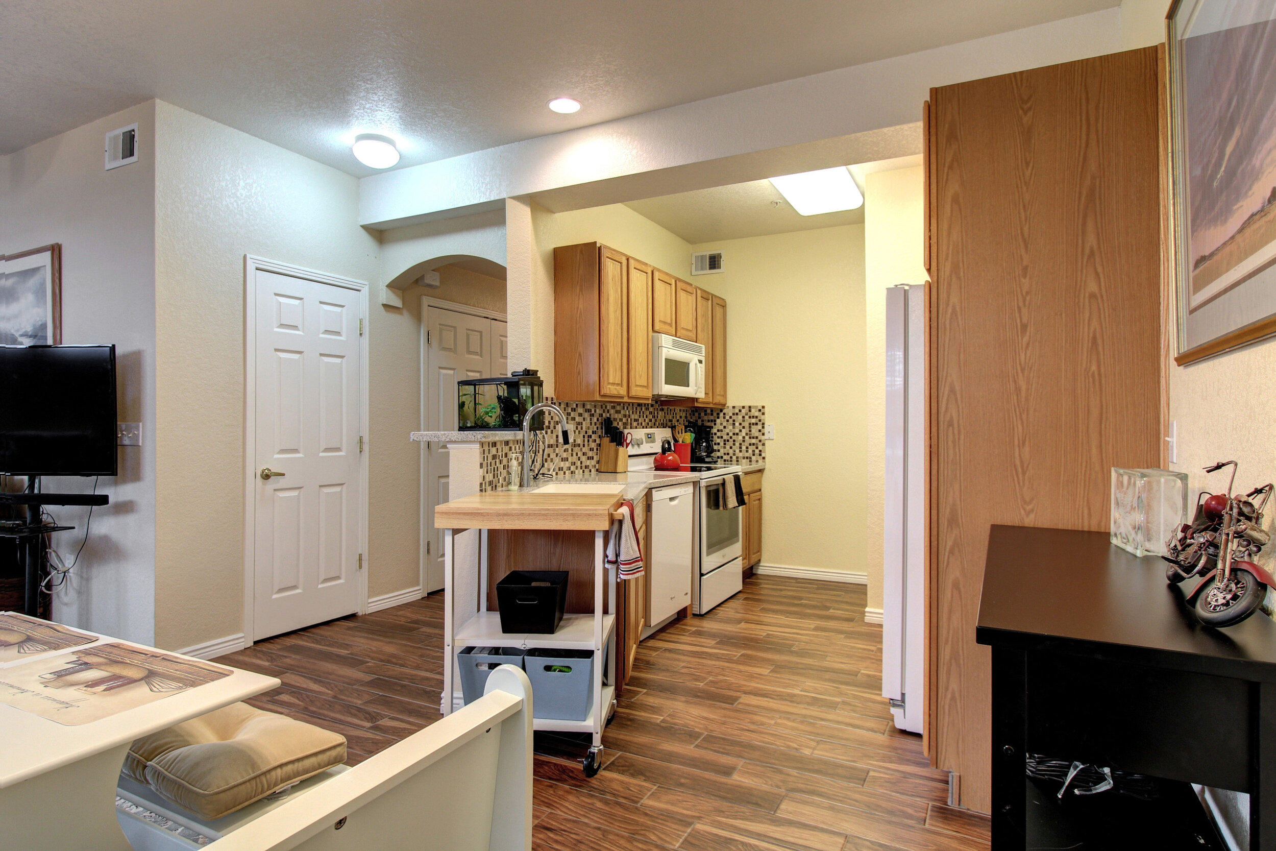 9311 Amison Cir 104 Parker CO-print-014-013-z0463HotShotPros-3648x2432-300dpi.jpg