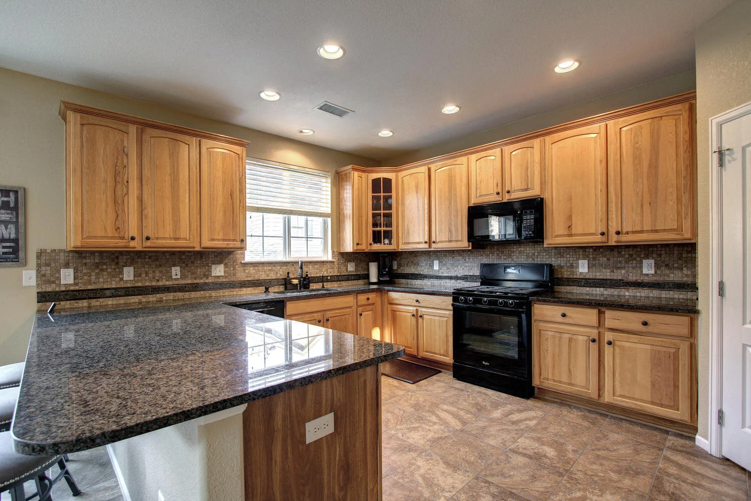 3953 Blue Pine Cir Littleton-large-019-023-Kitchen-1500x1000-72dpi.jpg