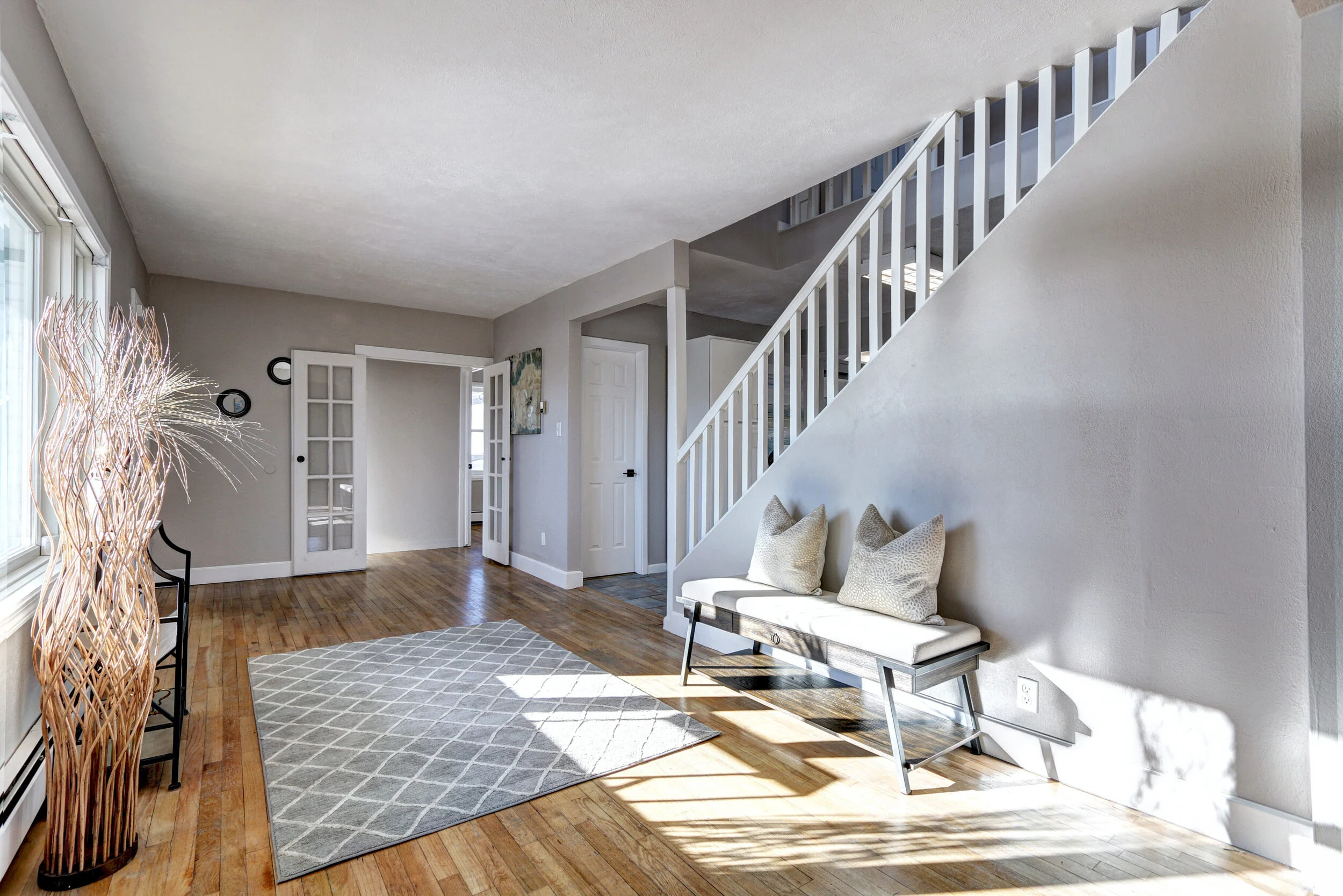 9855 W Wesley Ave Lakewood CO-print-006-051-foyer-3648x2432-300dpi.jpg