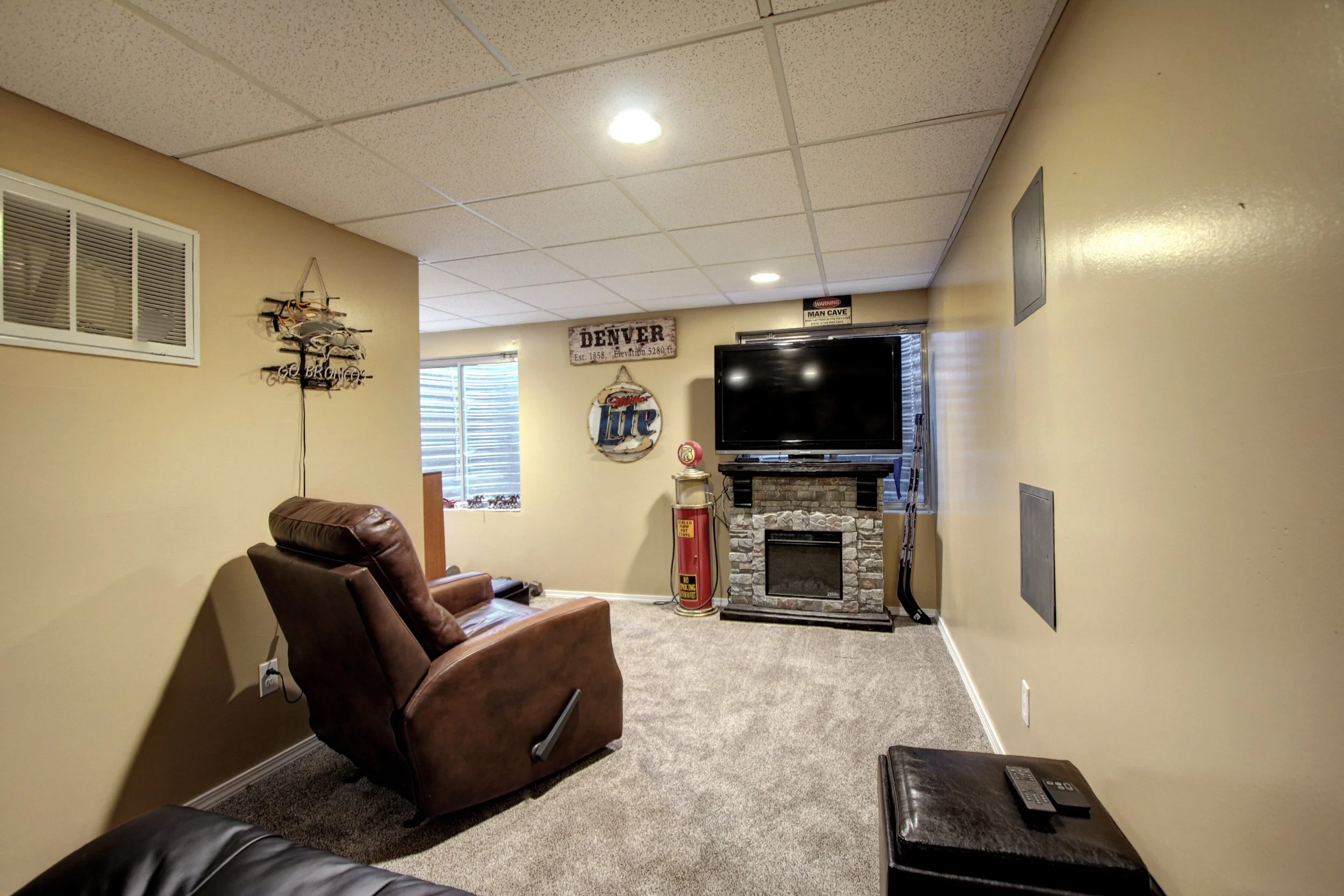 10527 Jaguar Point Lone Tree-print-031-036-a493-3648x2432-300dpi.jpg