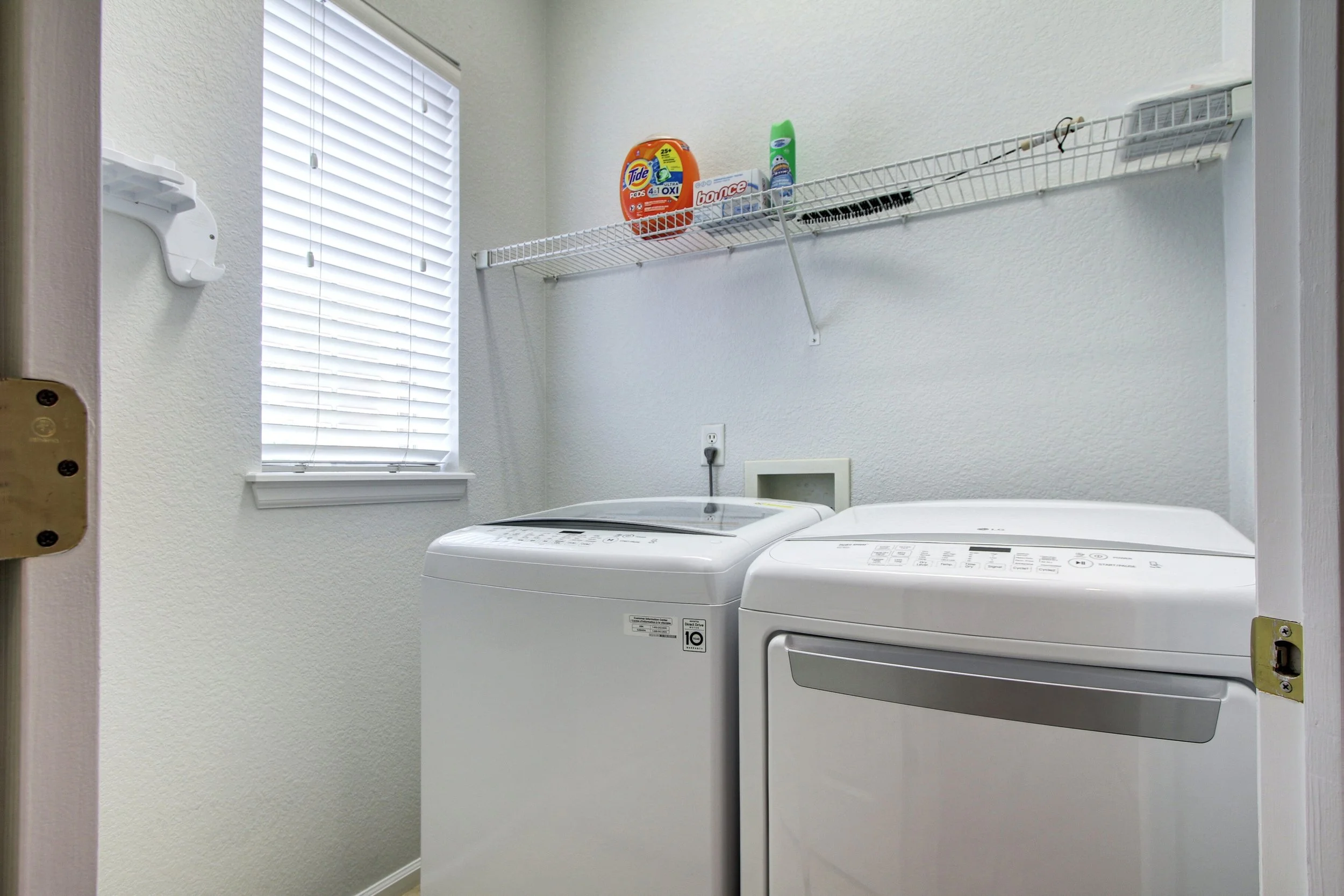 1206 E 101st Ave Thornton CO-print-027-027-Laundry-3648x2432-300dpi.jpg