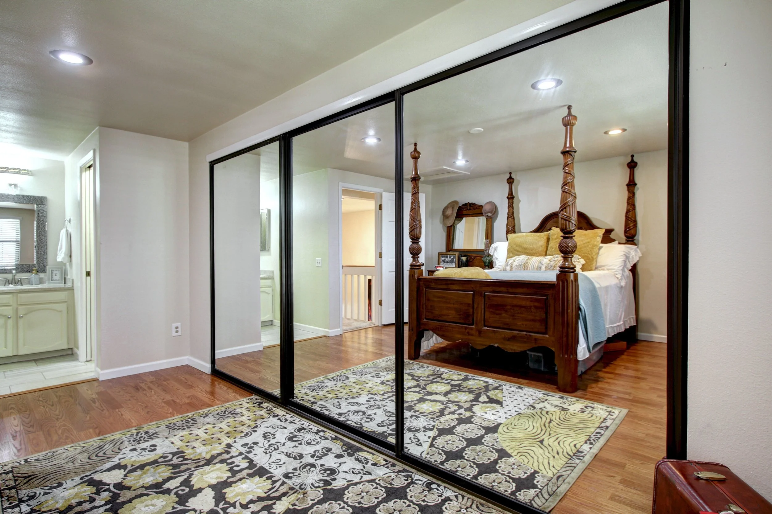 8123 E Phillips Cir Centennial-print-022-033-c 819-3648x2432-300dpi.jpg