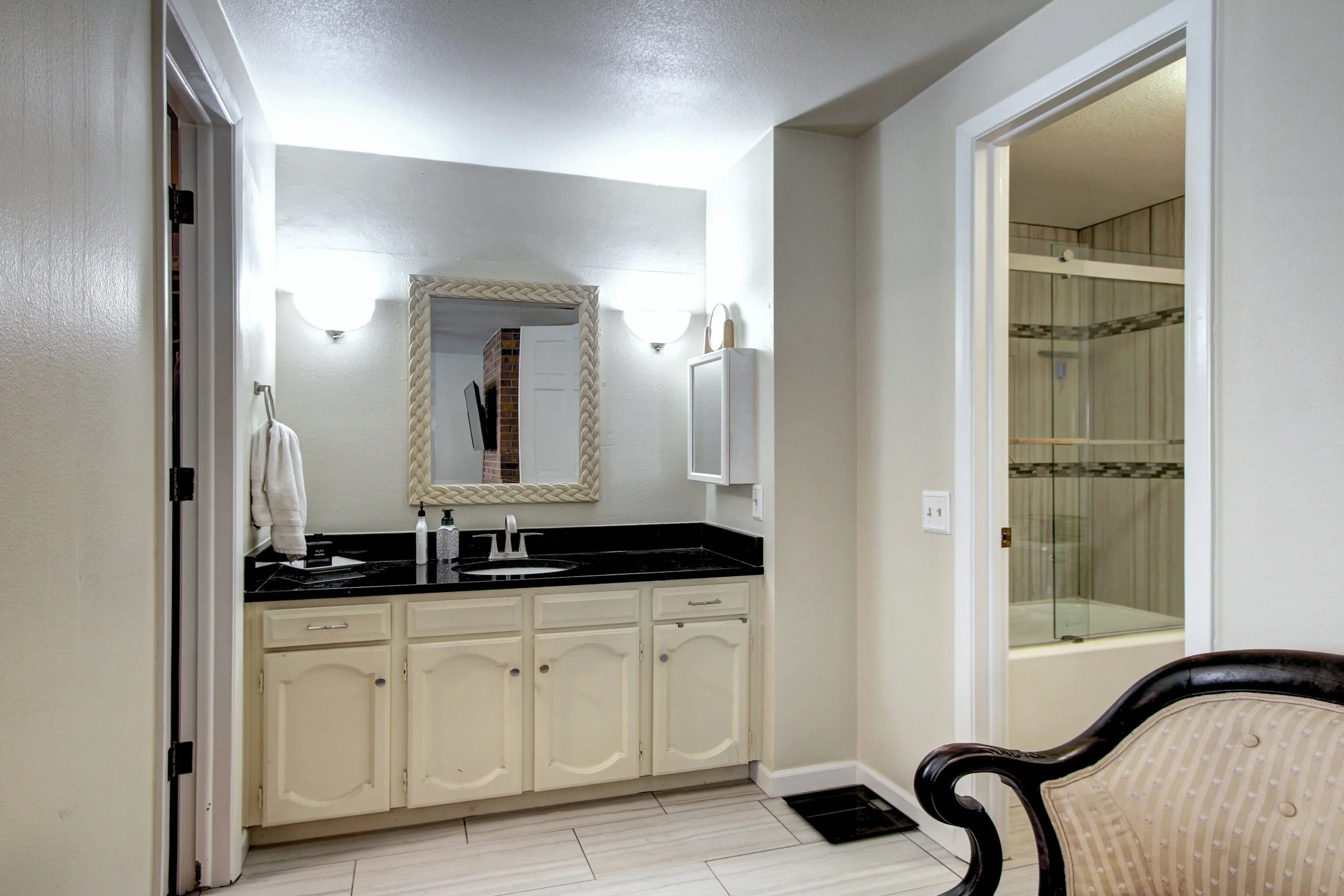 8123 E Phillips Cir Centennial-print-026-022-c 823-3648x2432-300dpi.jpg