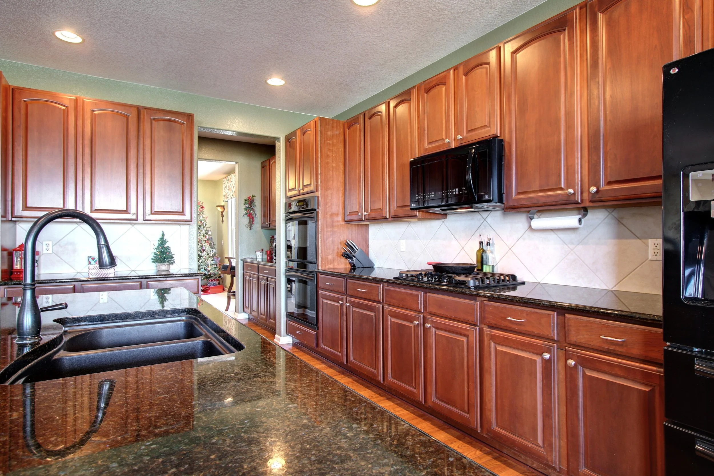 2927 Newbury Ct Littleton CO-print-014-064-Kitchen-3648x2432-300dpi.jpg