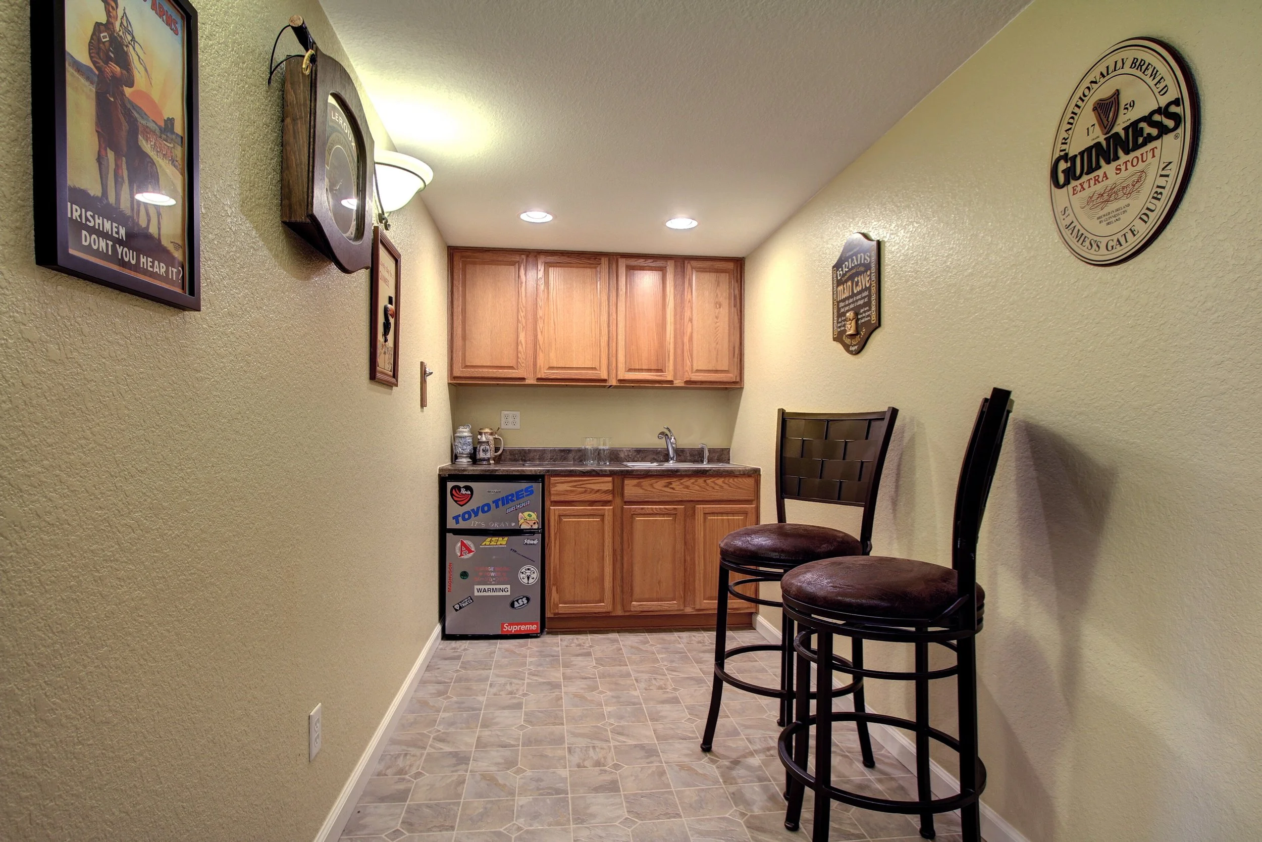 2927 Newbury Ct Littleton CO-print-042-098-Bar-3648x2432-300dpi.jpg