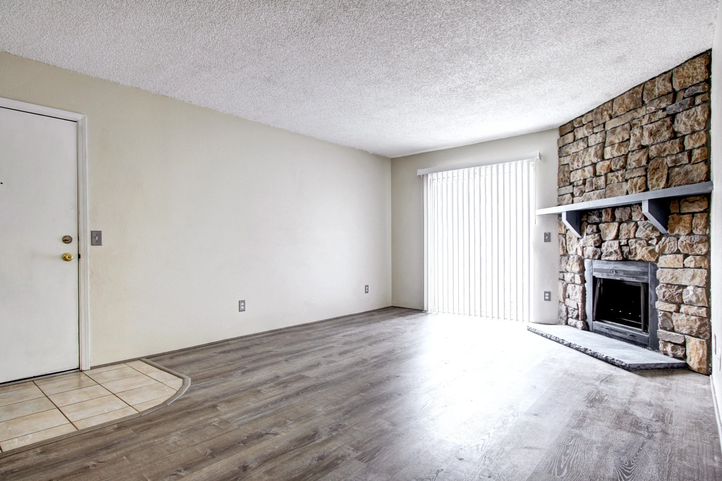 8555 Fairmount Dr C105 Denver-print-005-020-h 657-3648x2432-300dpi.jpg