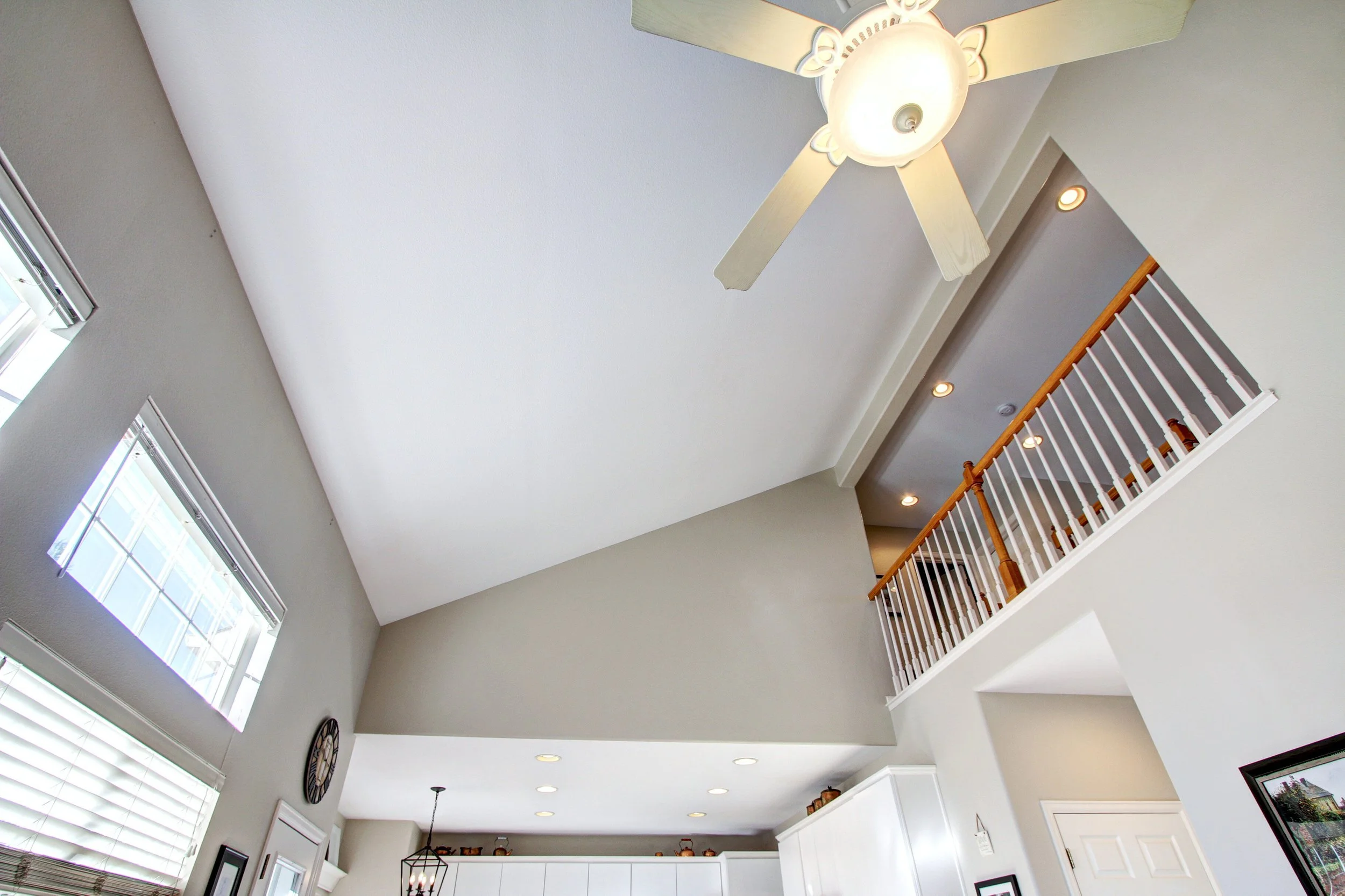 9511 S Hackberry St Highlands-print-013-018-Vaulted Ceilings-3648x2432-300dpi.jpg