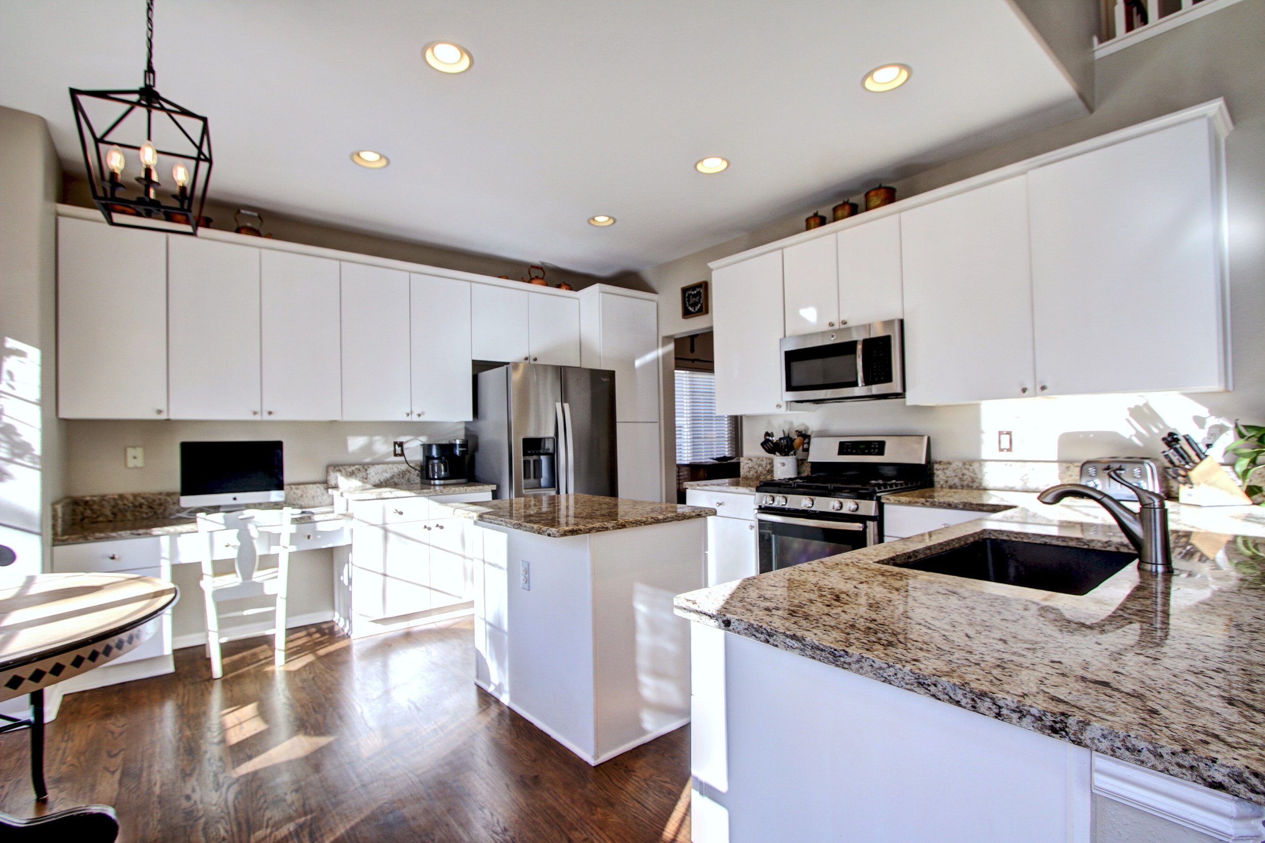 9511 S Hackberry St Highlands-print-016-013-Kitchen-3648x2432-300dpi.jpg