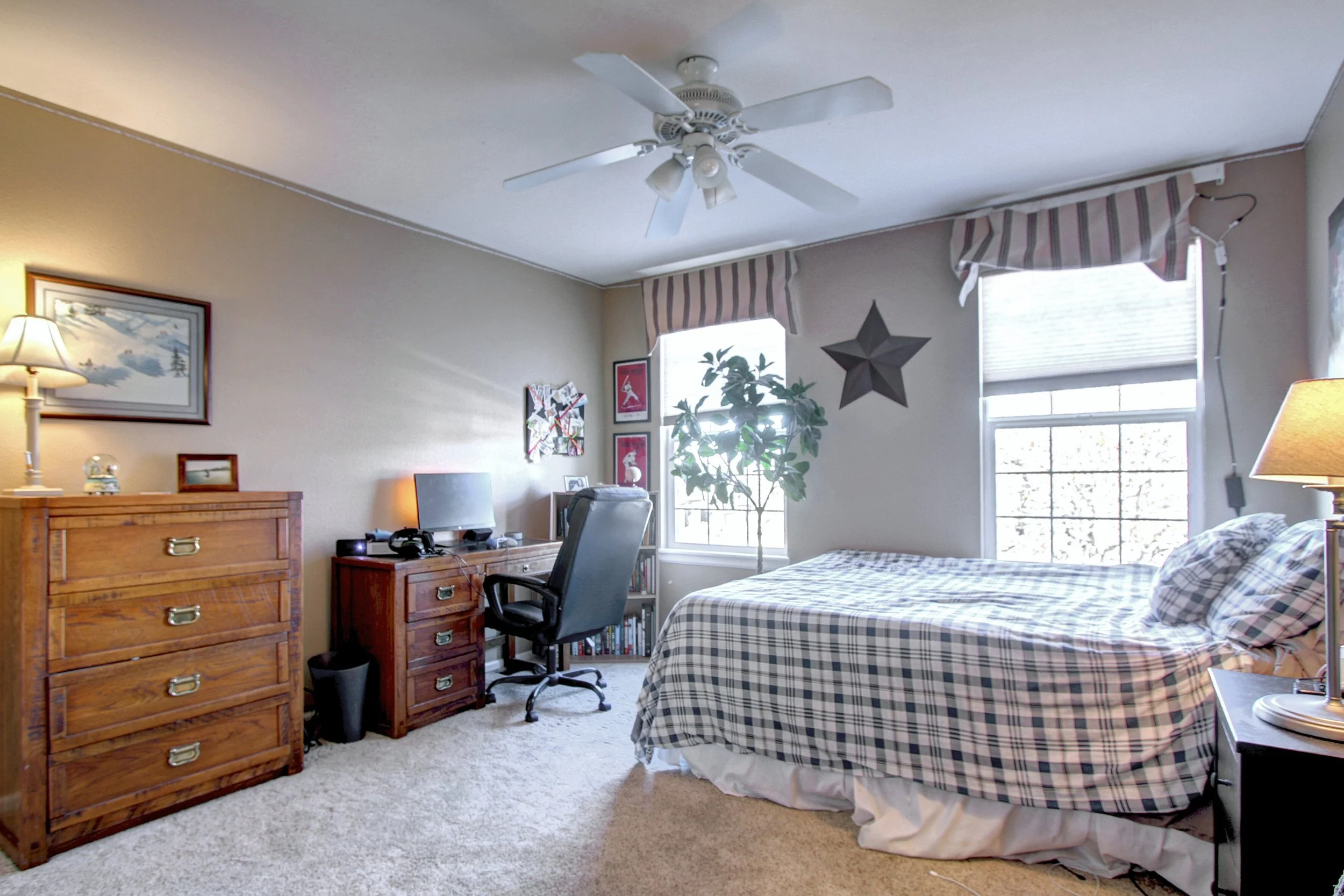 9511 S Hackberry St Highlands-print-031-022-Bedroom-3550x2367-300dpi.jpg