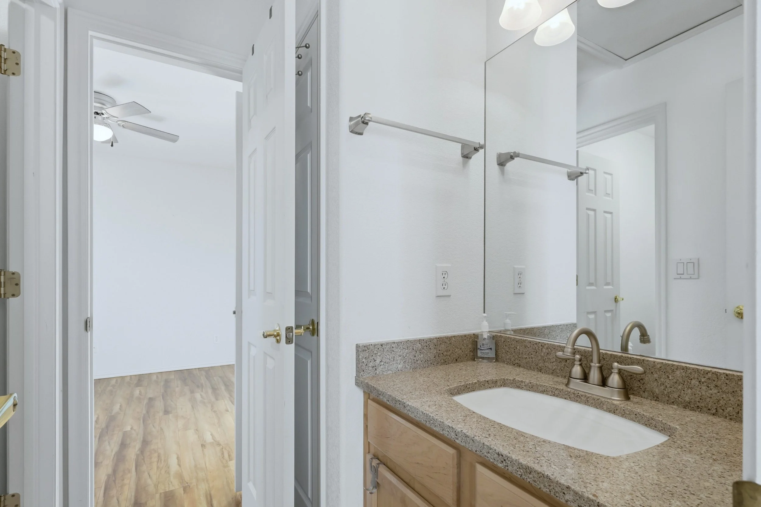 2126 S Espana St Aurora CO-print-029-033-a 029-4200x2800-300dpi.jpg